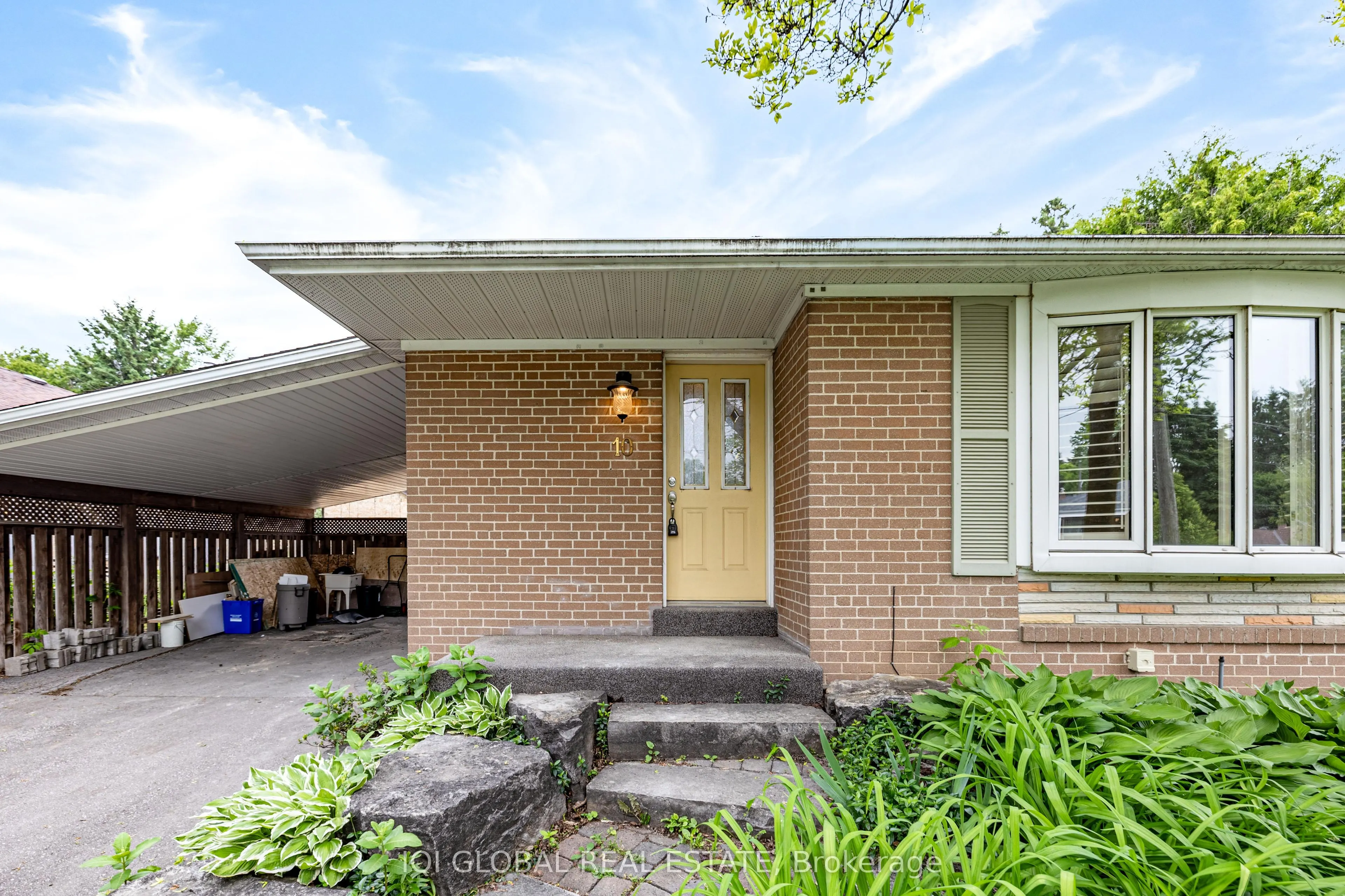 10 Holman Crescent, #Main Floor