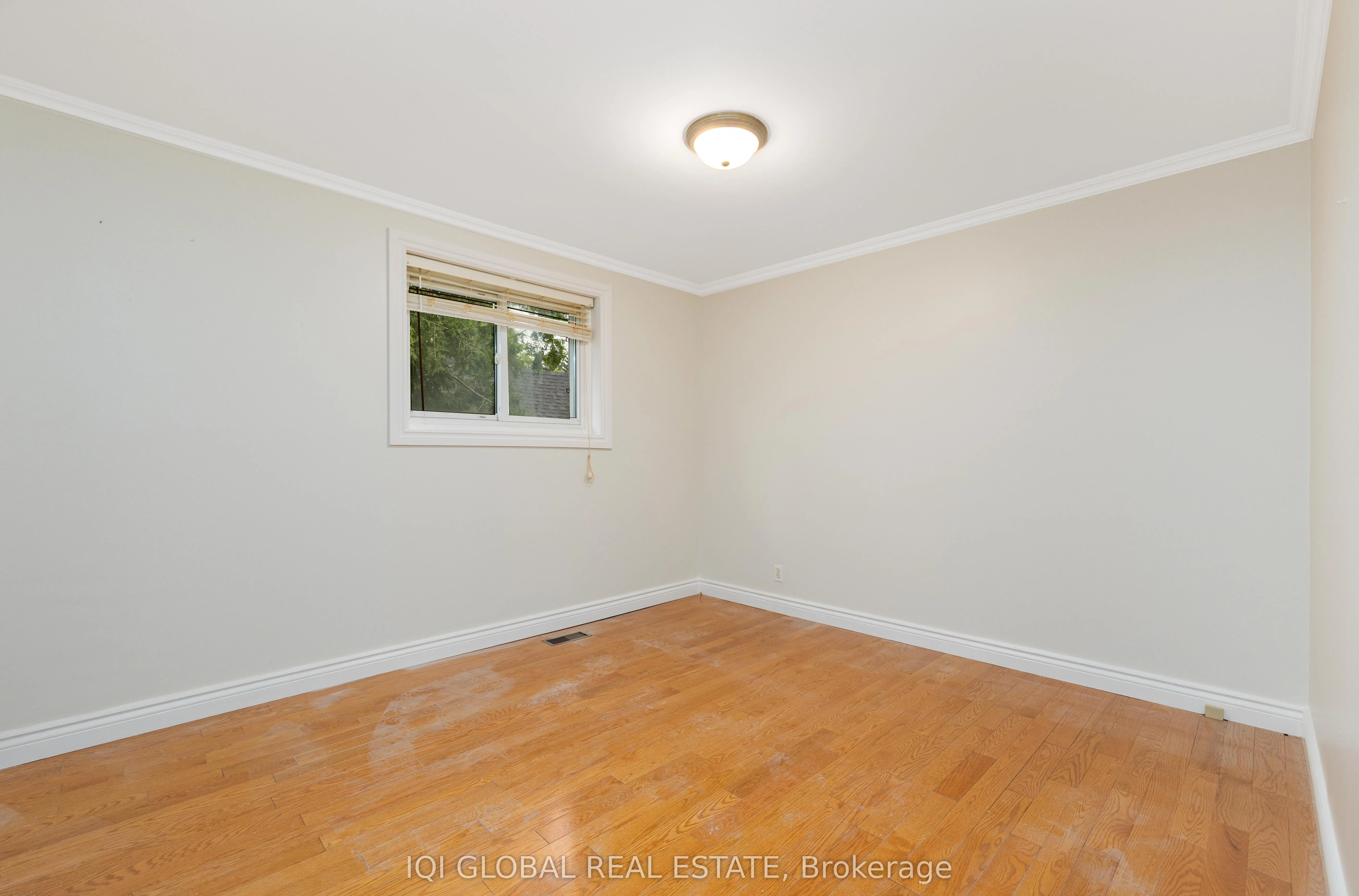 10 Holman Crescent, #Main Floor