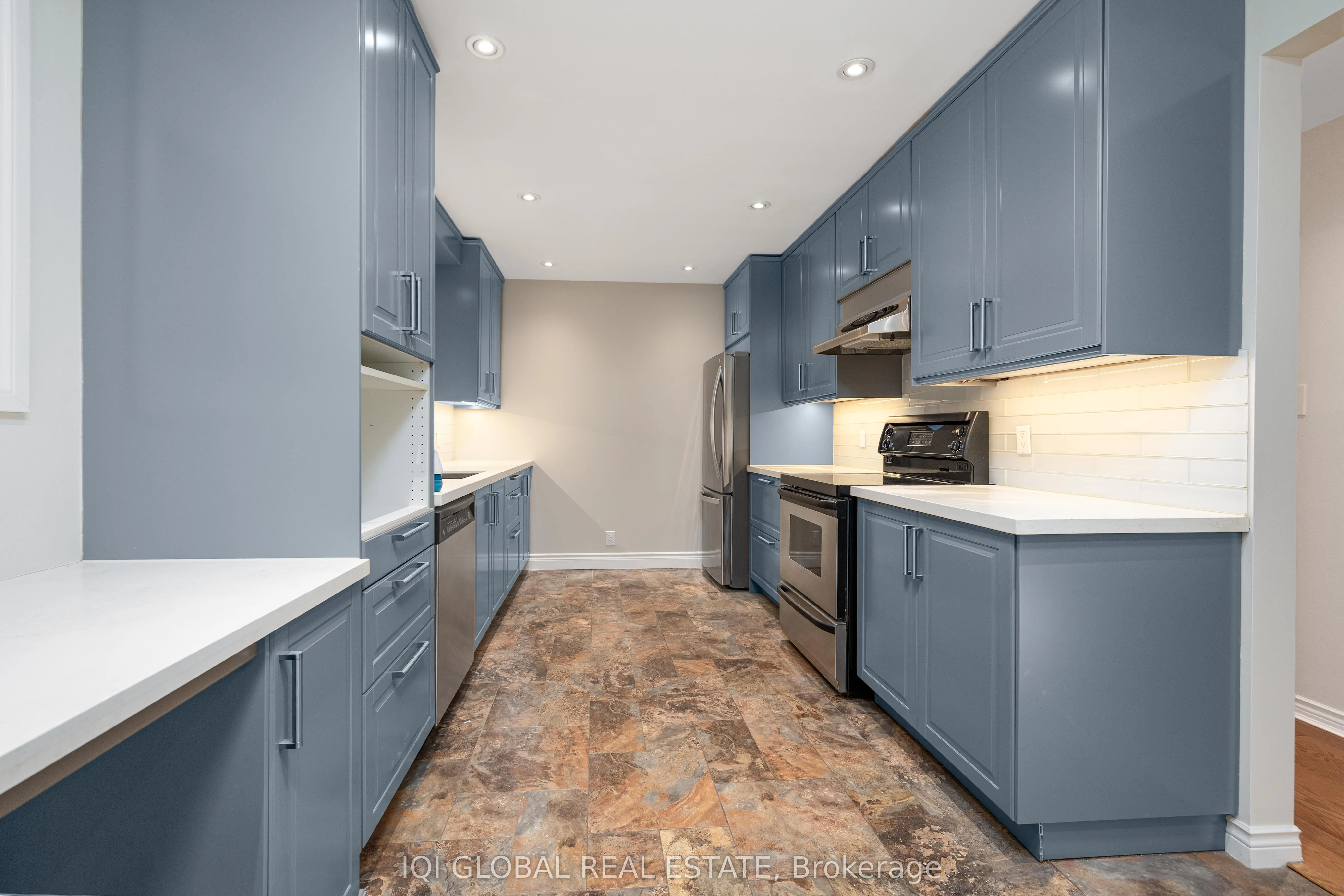10 Holman Crescent, #Main Floor