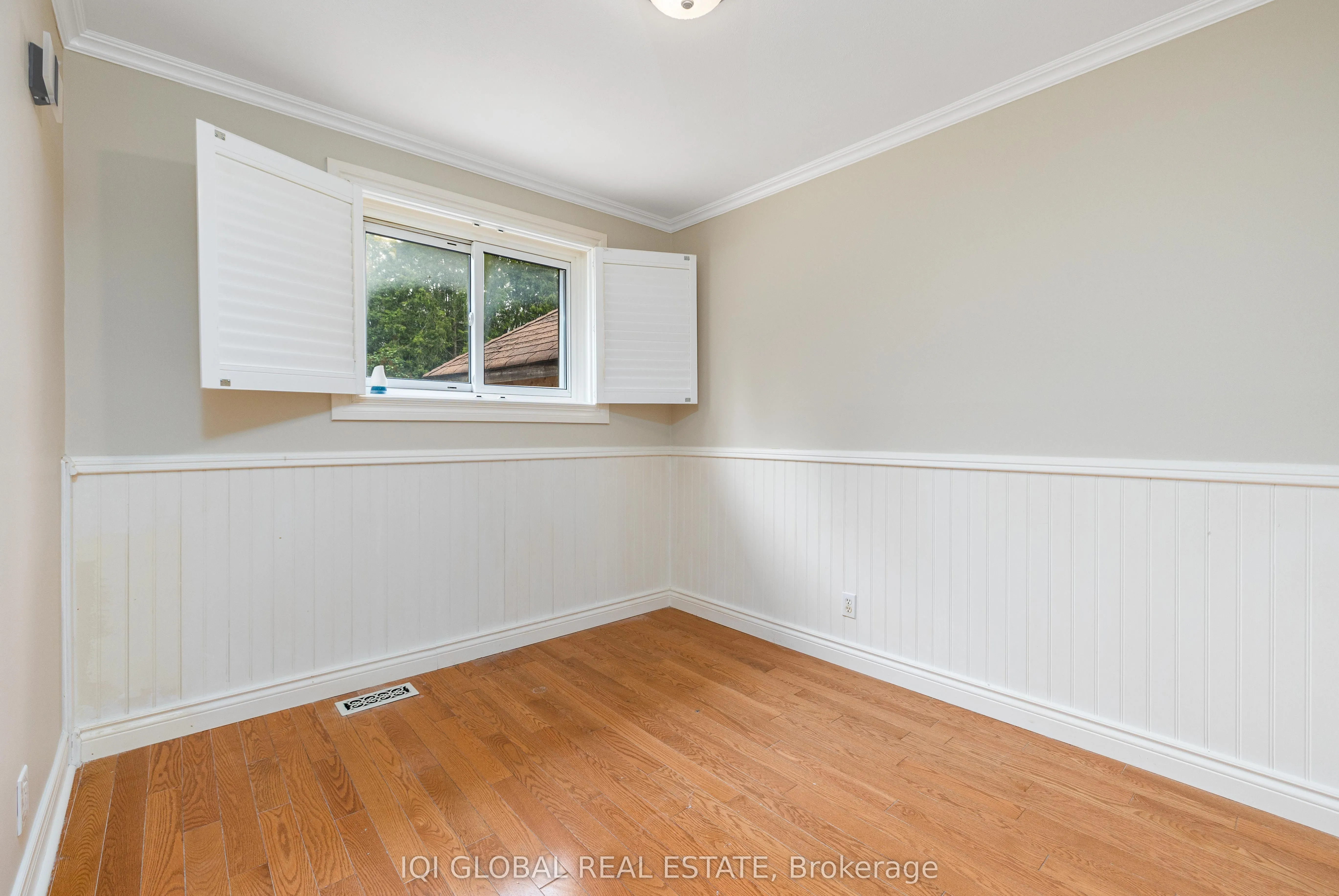10 Holman Crescent, #Main Floor