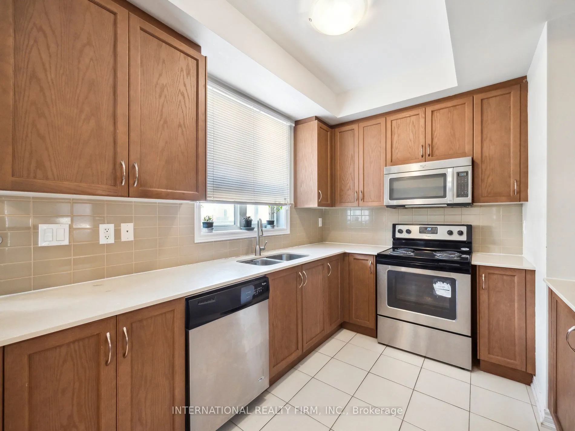 9621 Jane Street, #14