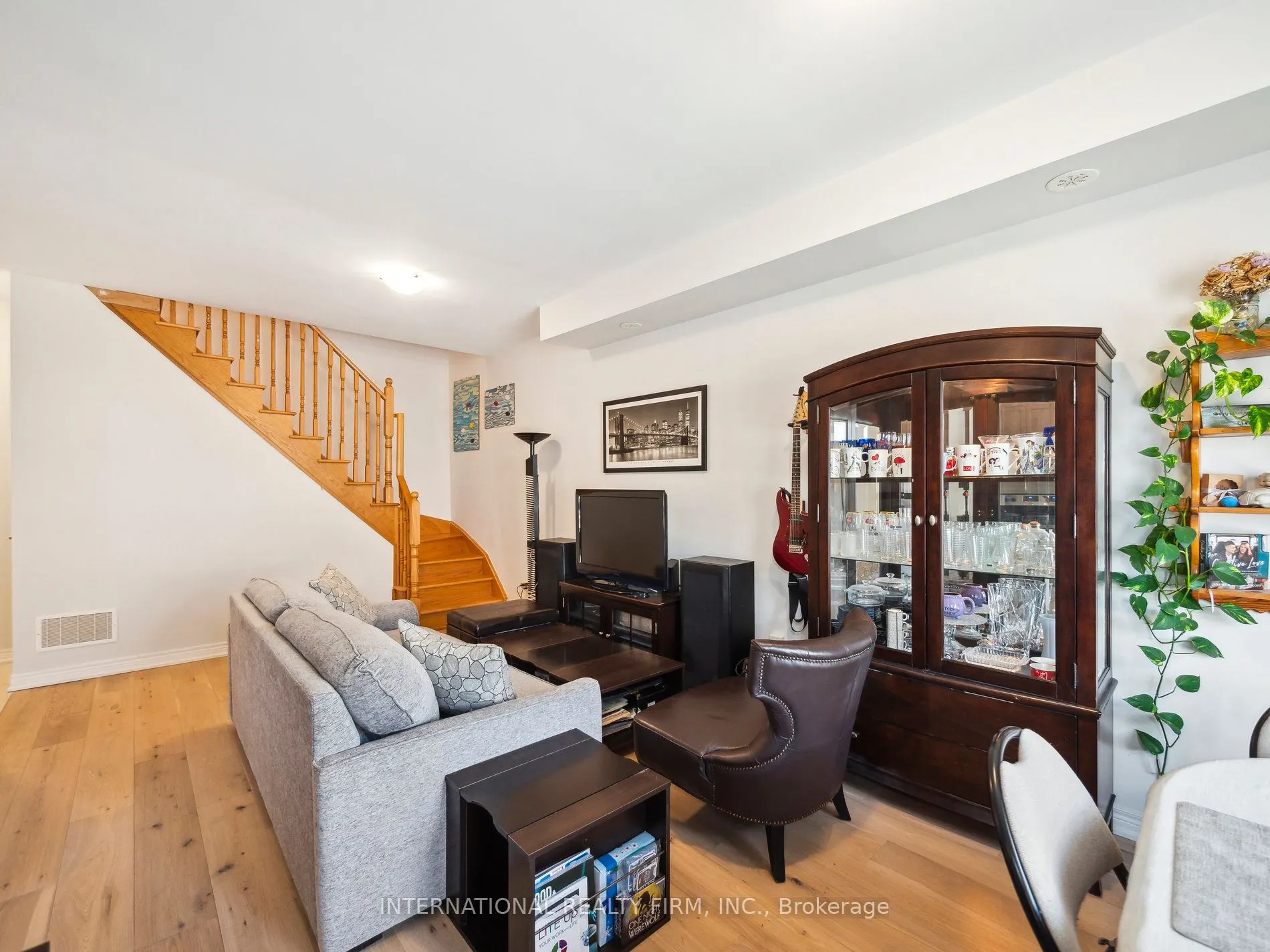 9621 Jane Street, #14