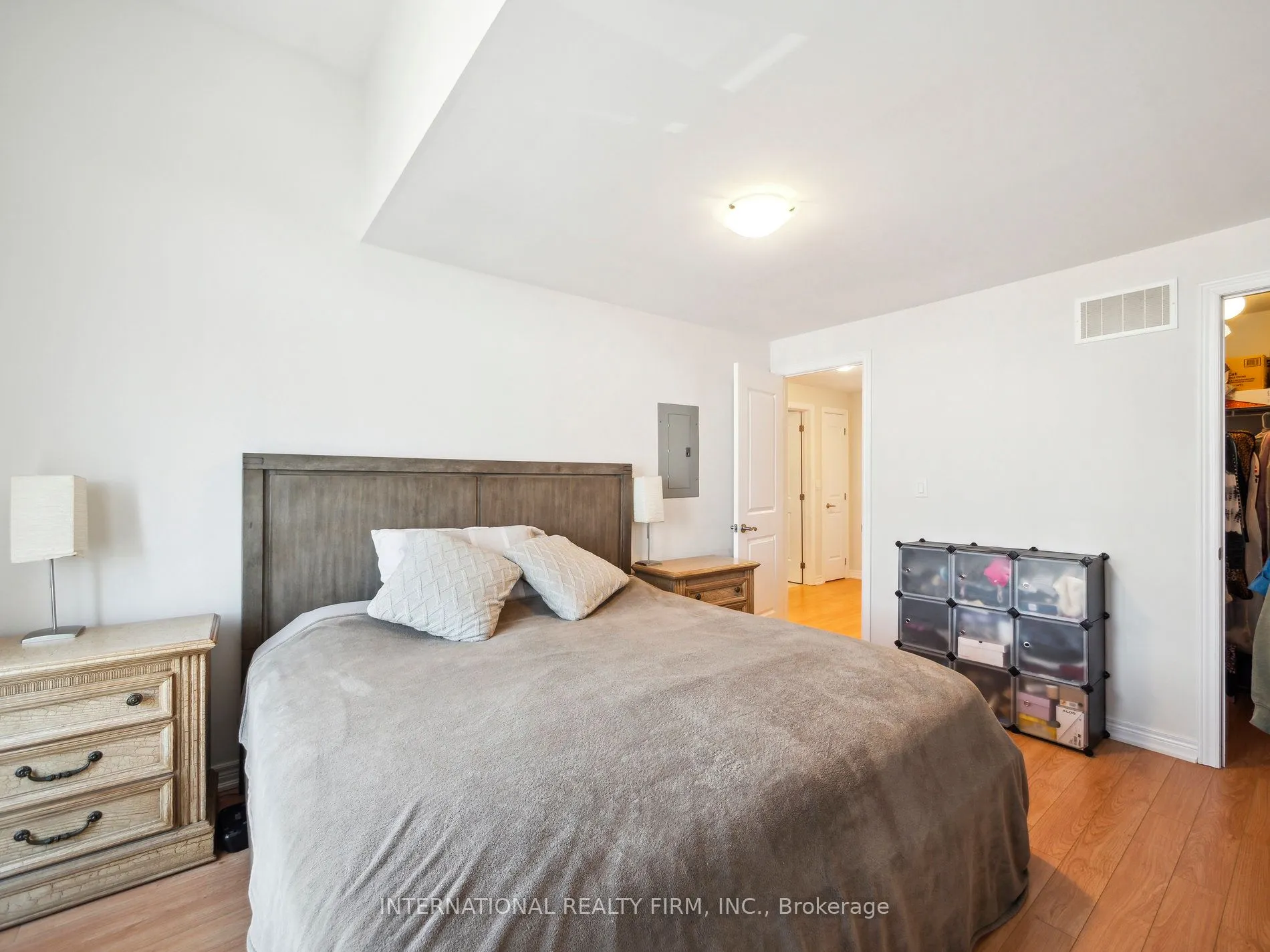 9621 Jane Street, #14