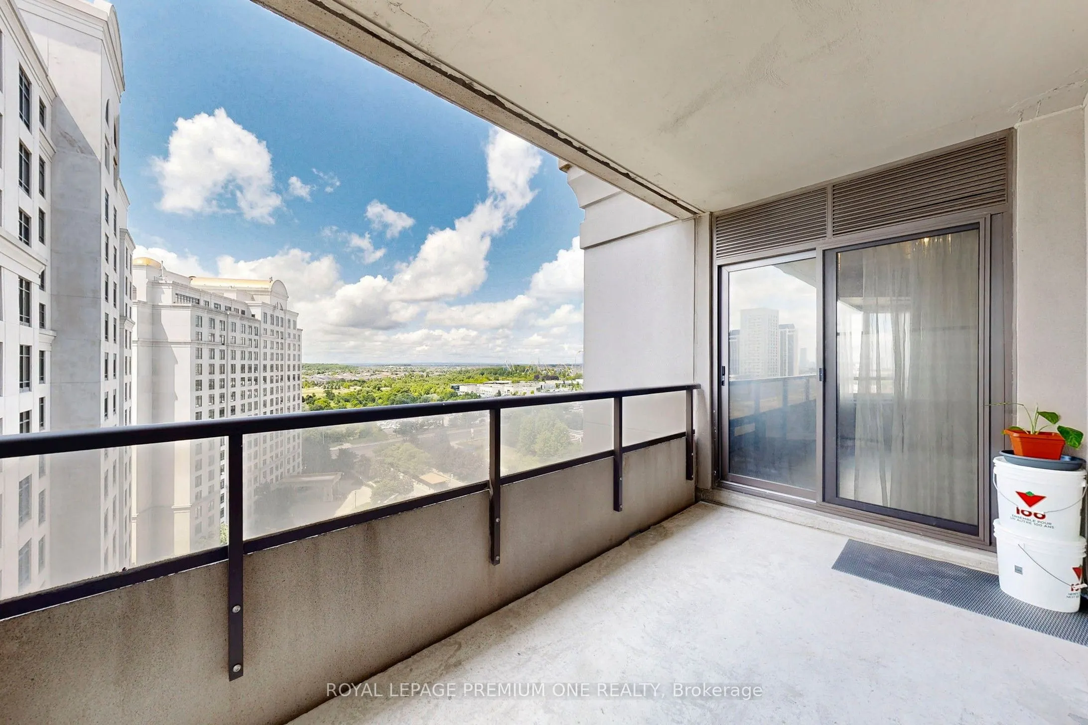 9255 Jane Street N, #1202
