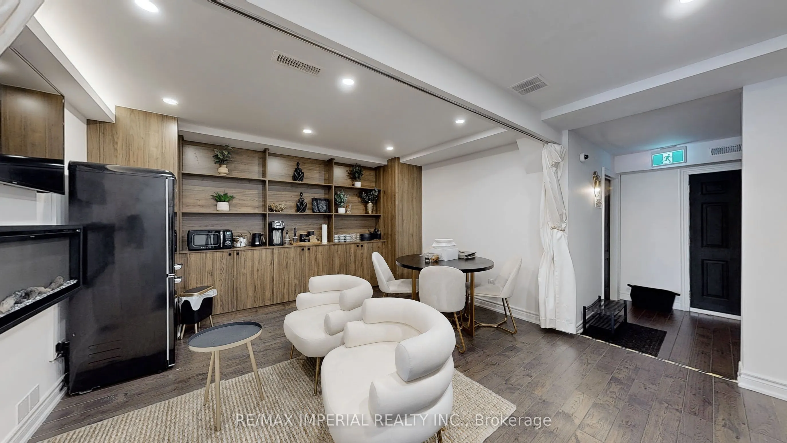 156 Main St Unionville