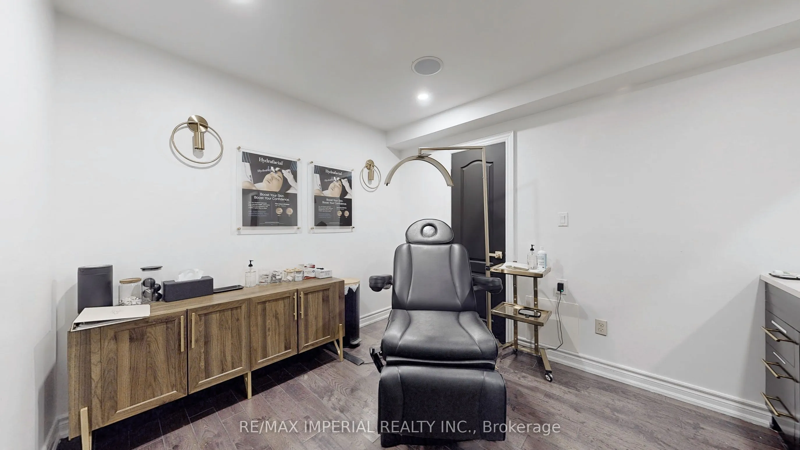 156 Main St Unionville