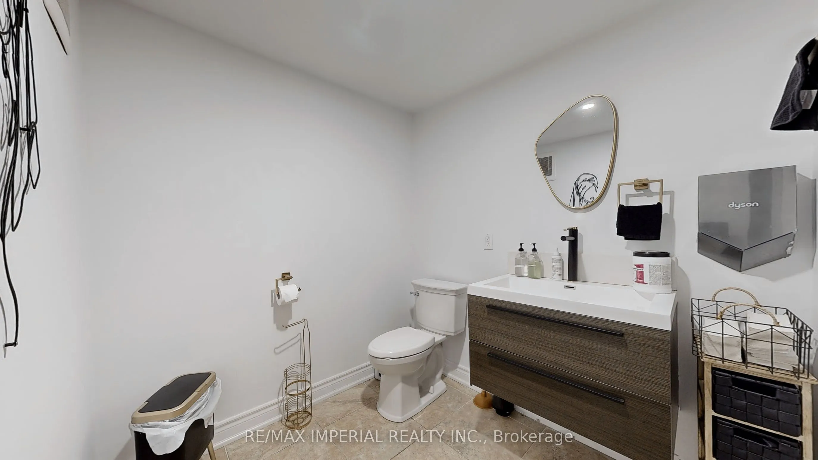156 Main St Unionville