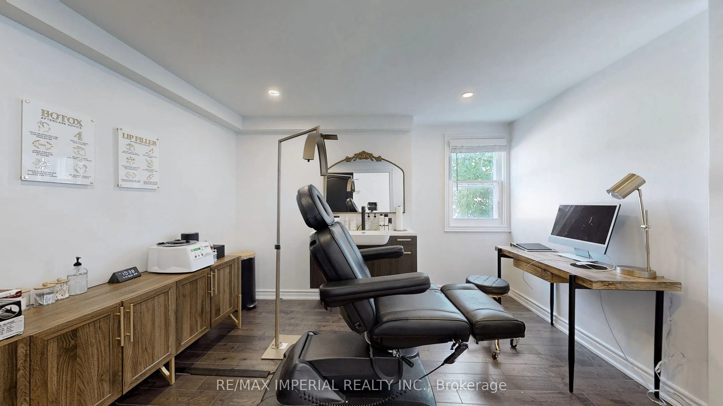 156 Main St Unionville