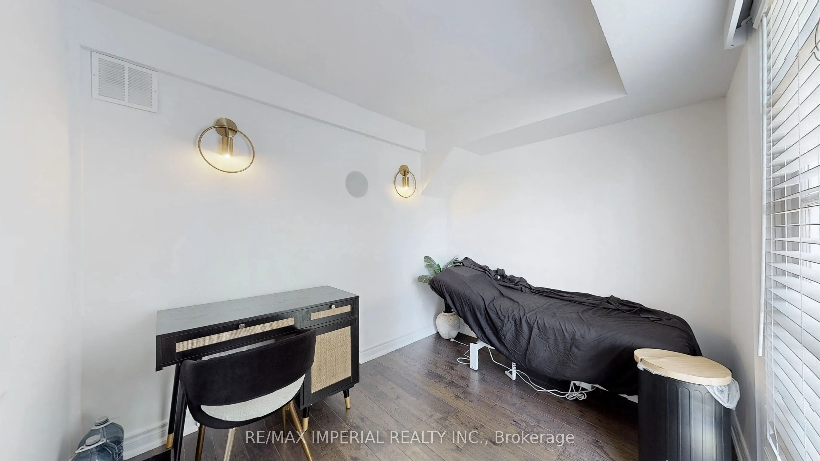 156 Main St Unionville