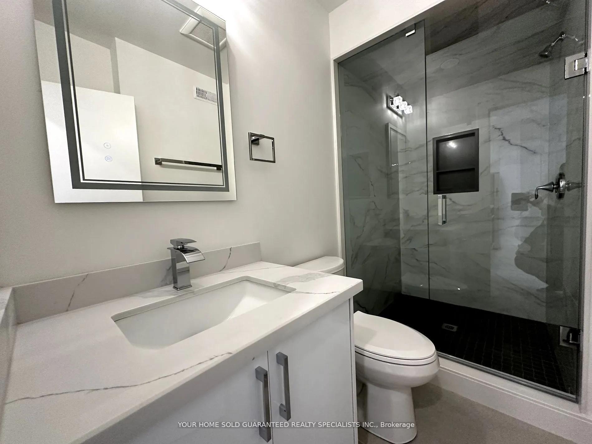 41 Mosley Street, #B