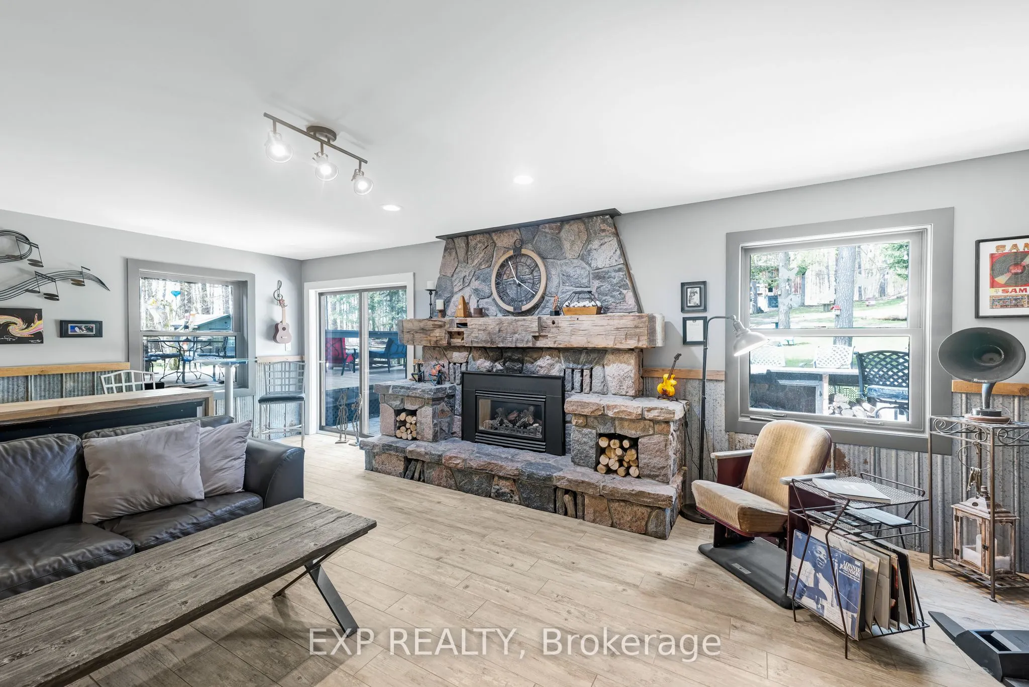 4580 Concession 6 Road