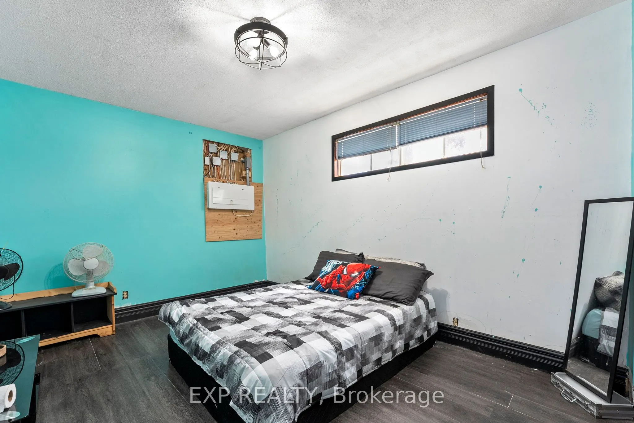 354 Lakeland Crescent