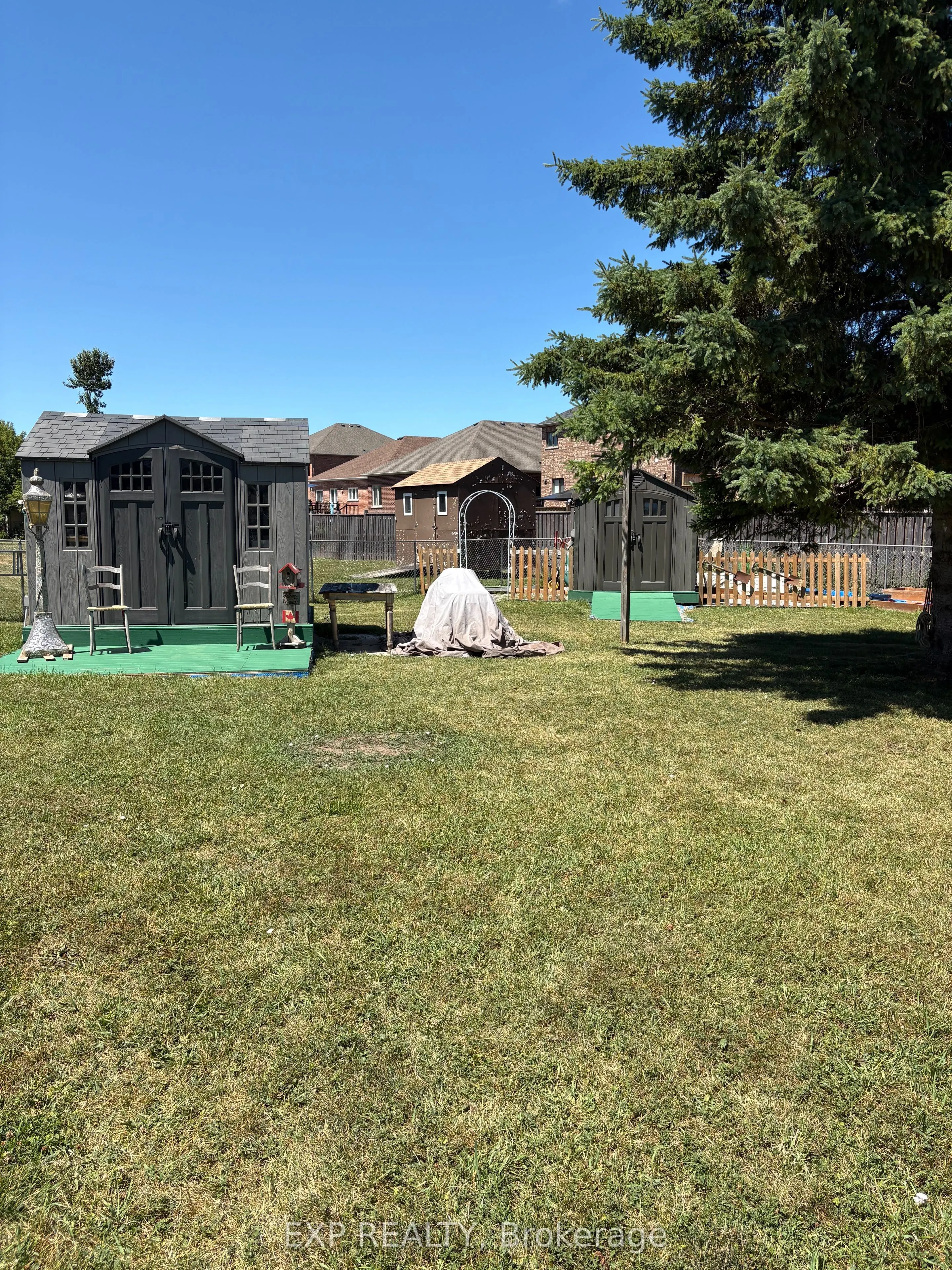 354 Lakeland Crescent