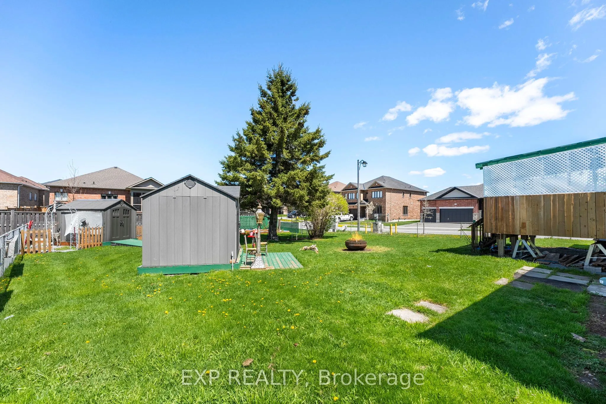 354 Lakeland Crescent