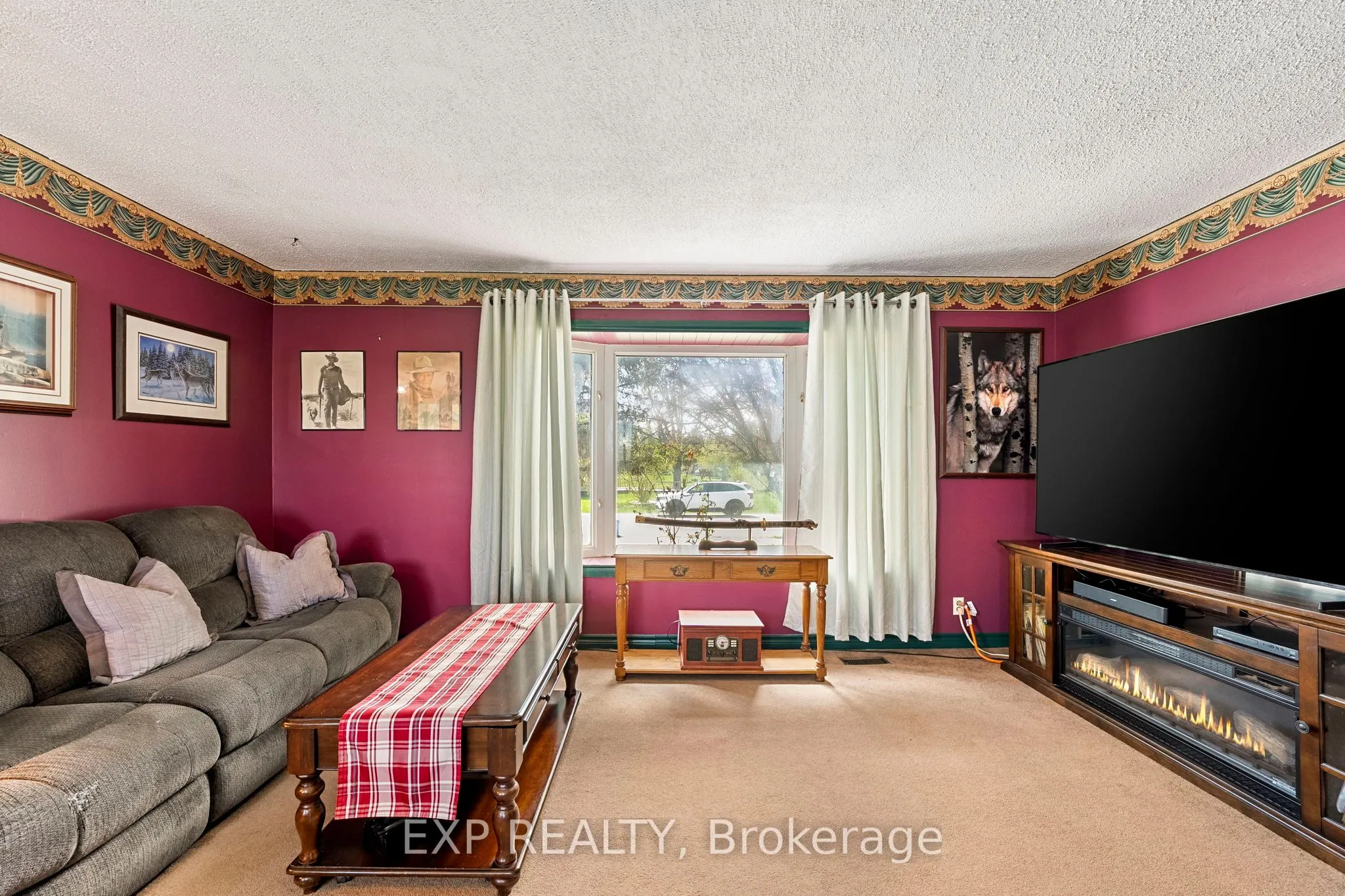 354 Lakeland Crescent