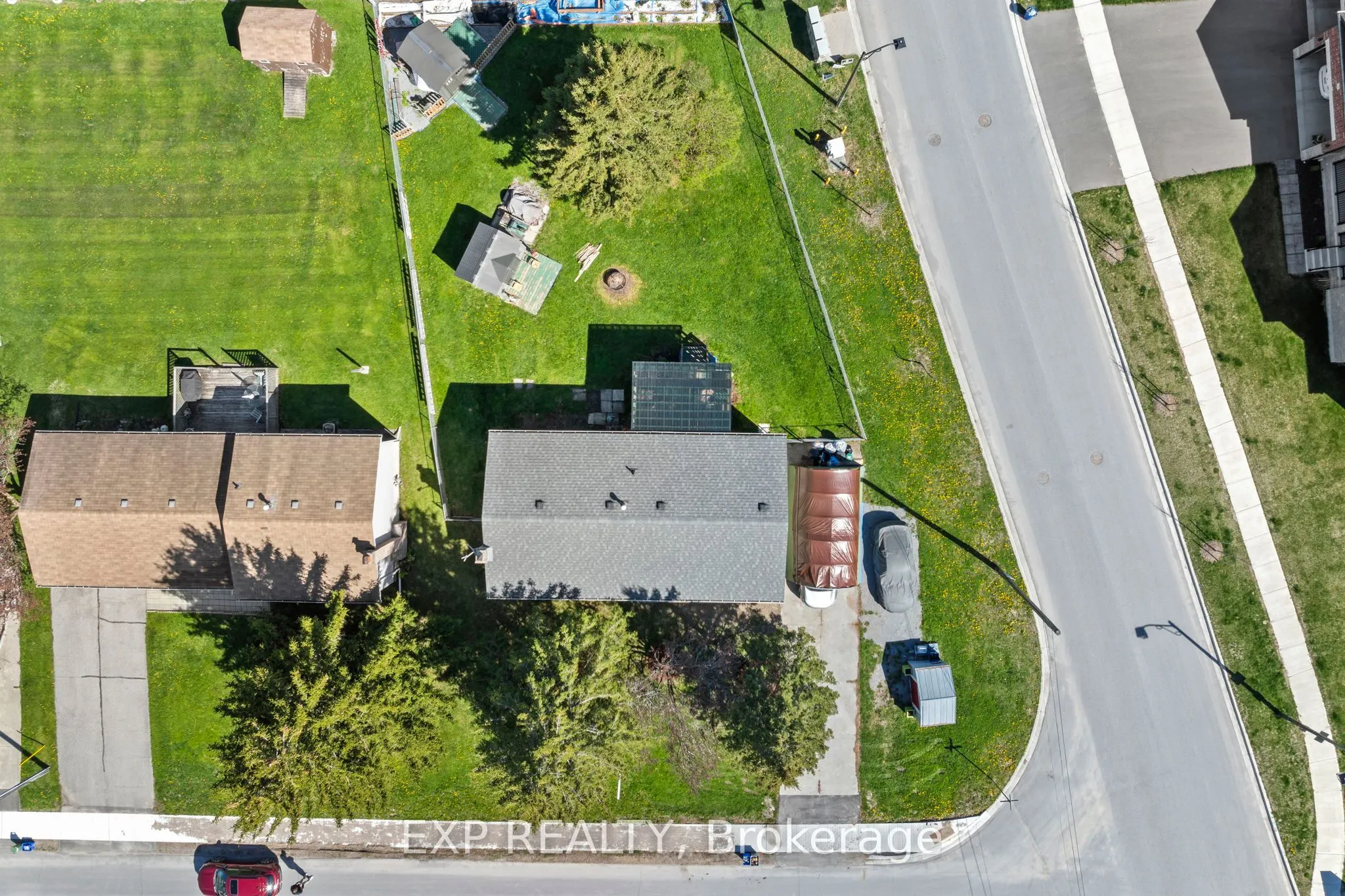 354 Lakeland Crescent
