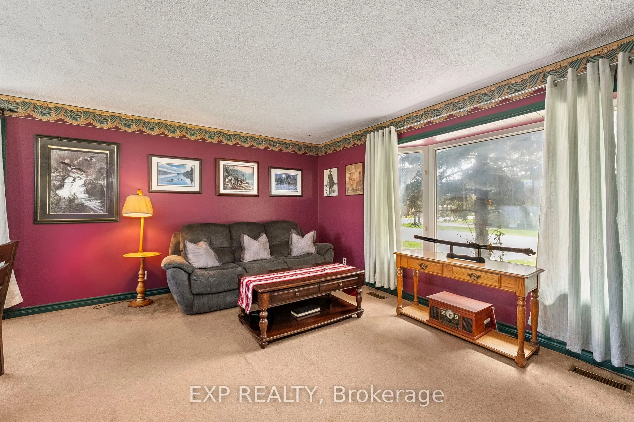 354 Lakeland Crescent