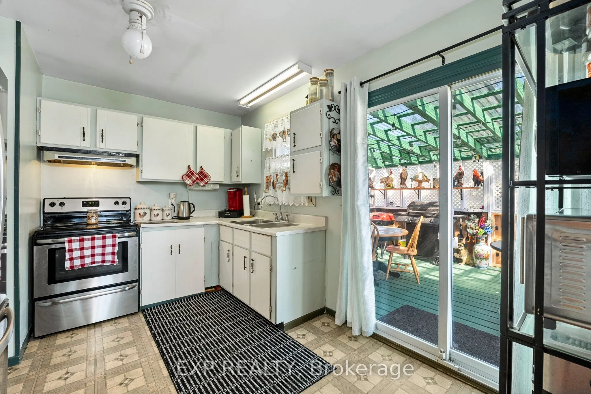 354 Lakeland Crescent