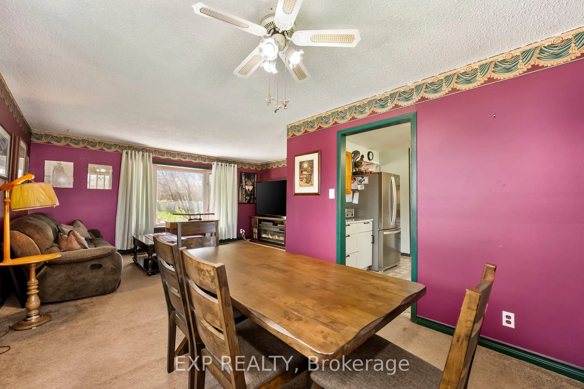 354 Lakeland Crescent
