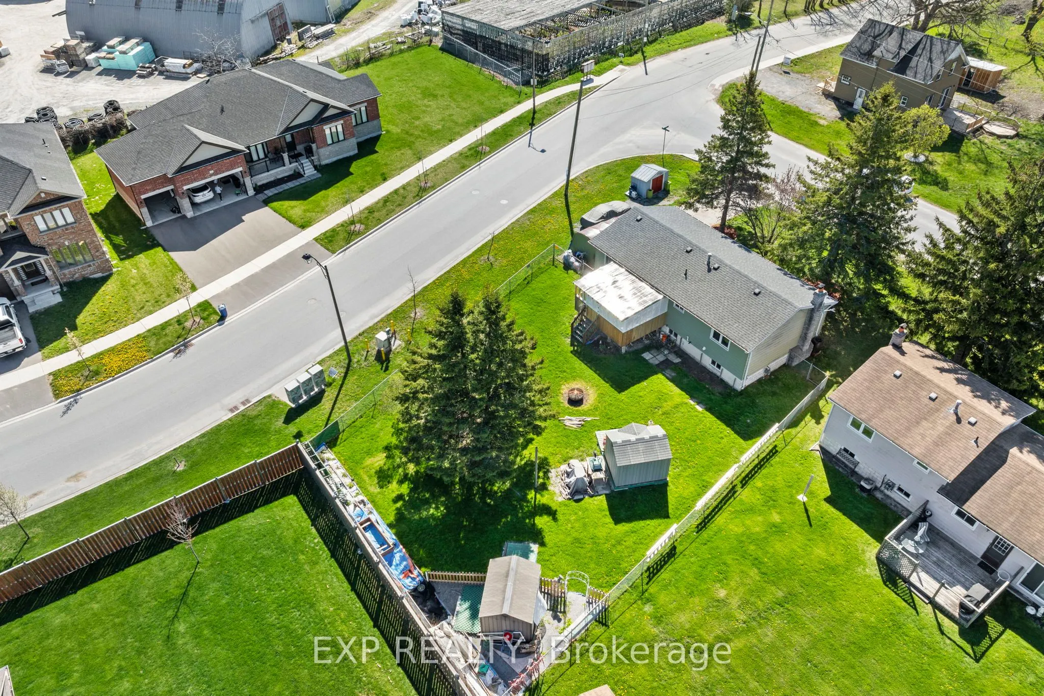 354 Lakeland Crescent