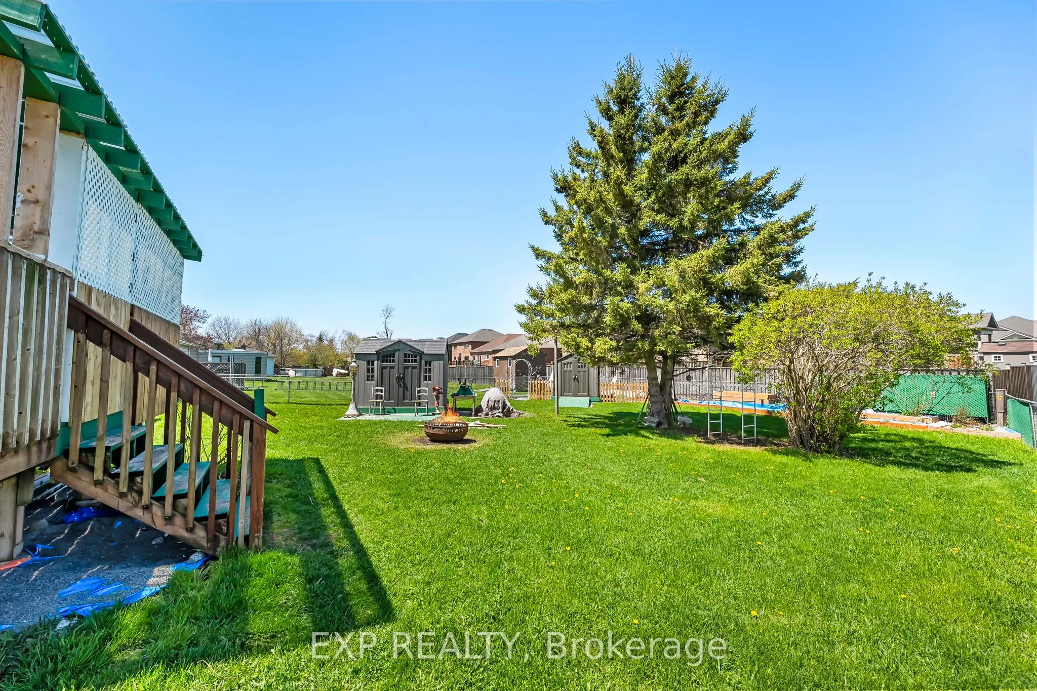 354 Lakeland Crescent