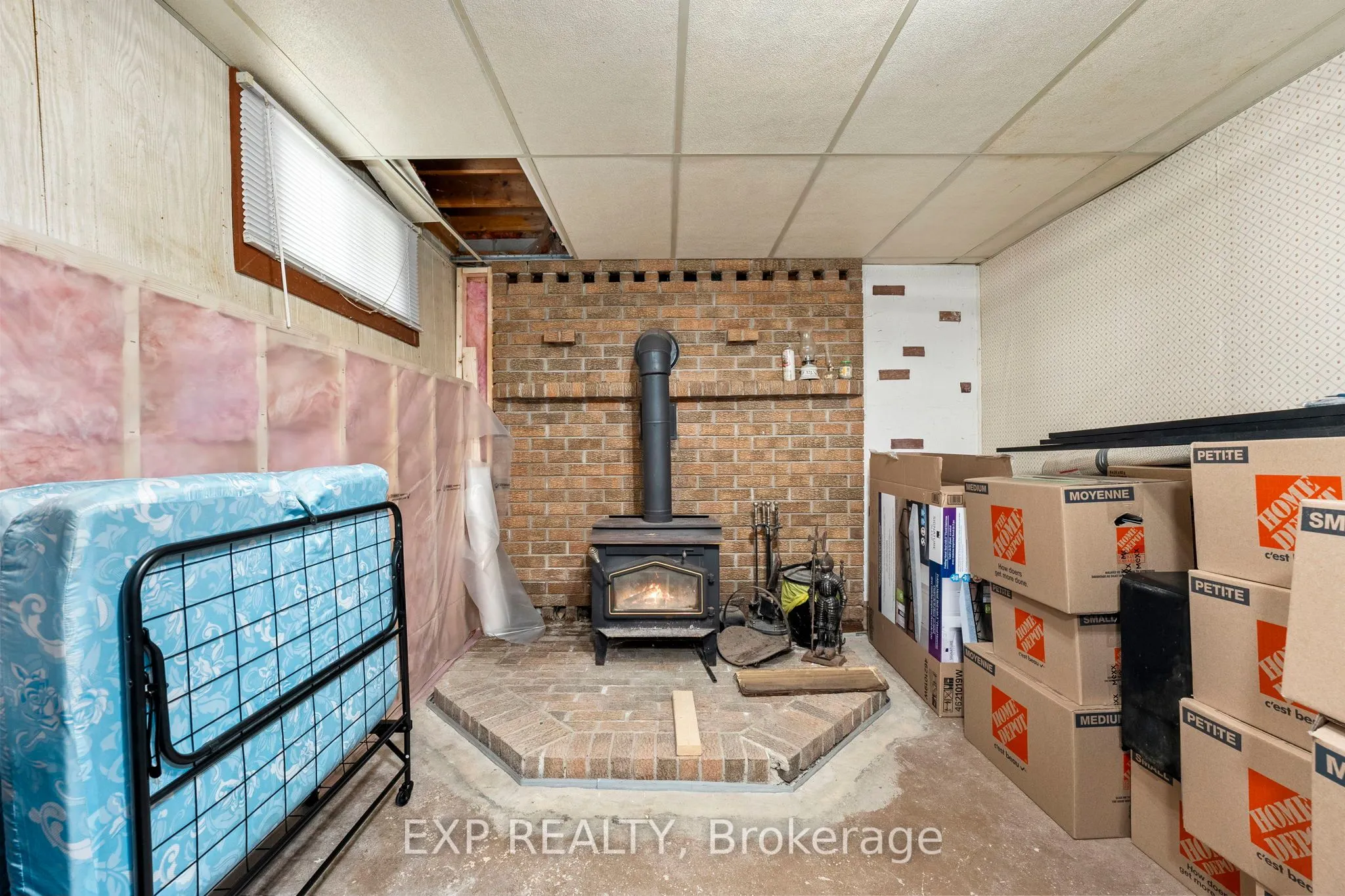 354 Lakeland Crescent