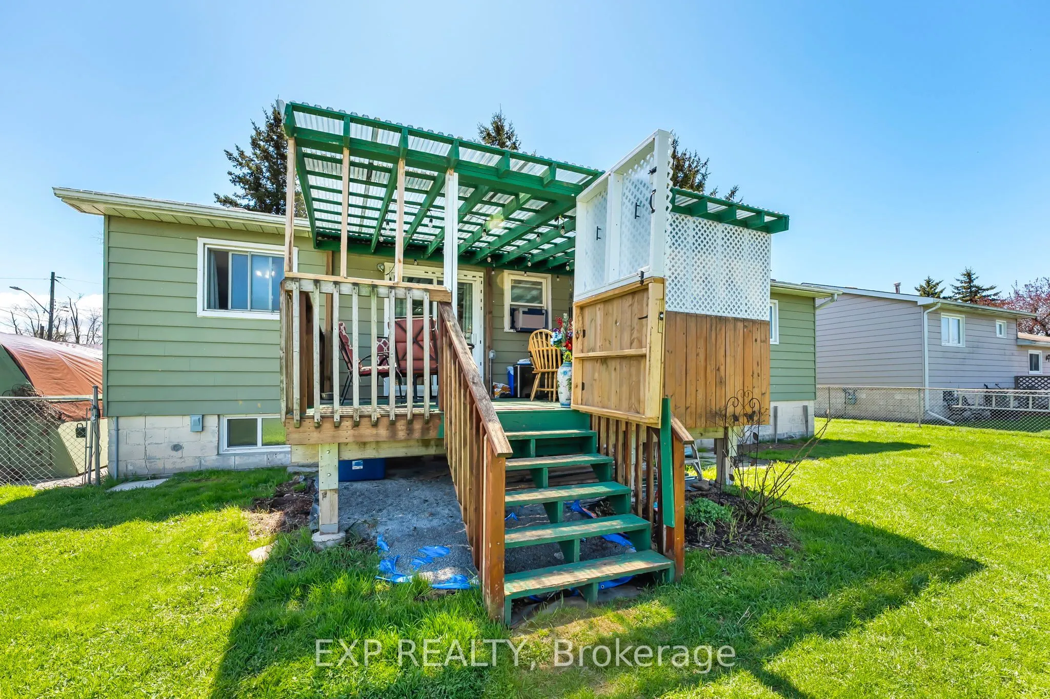 354 Lakeland Crescent