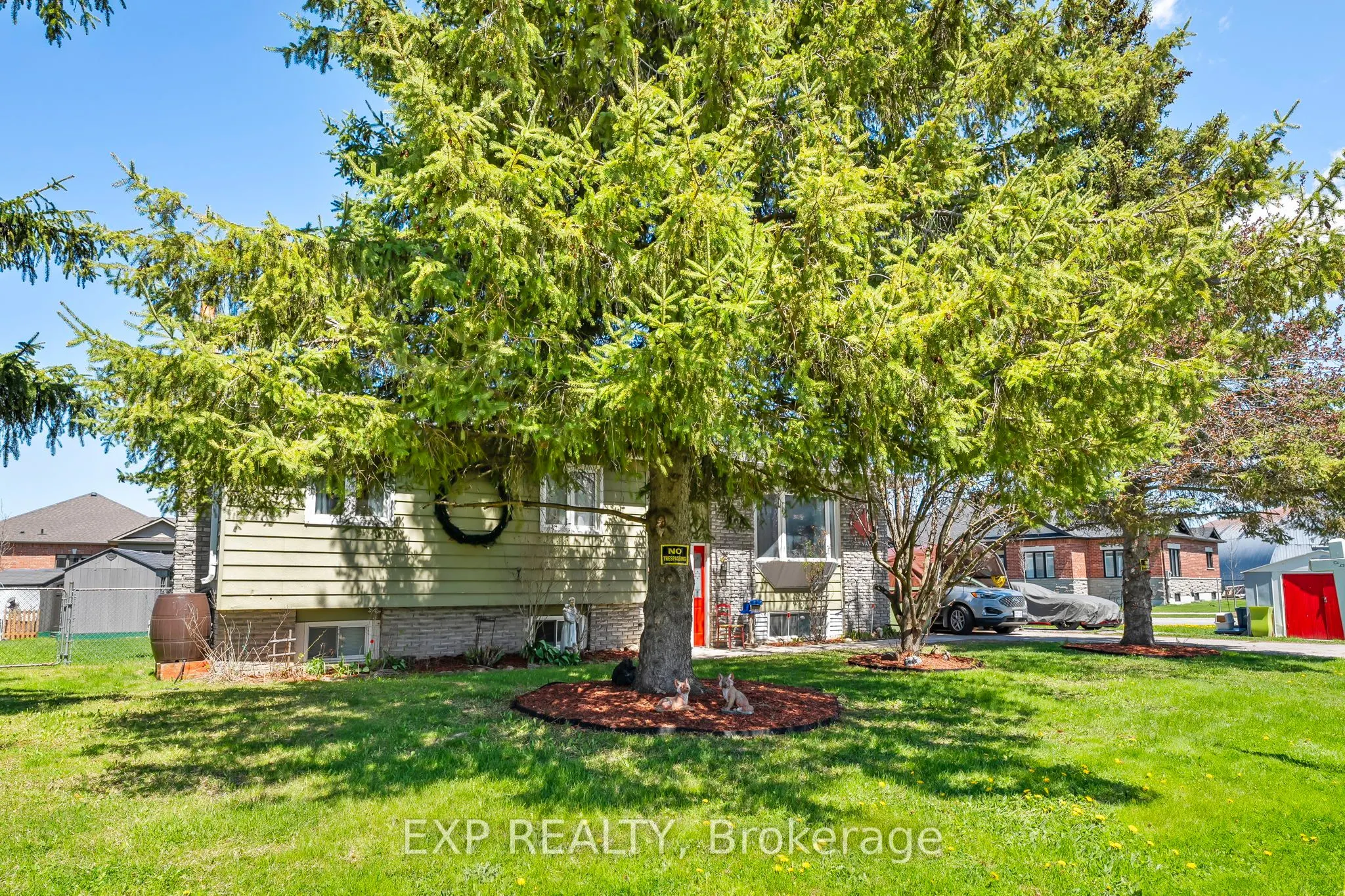 354 Lakeland Crescent