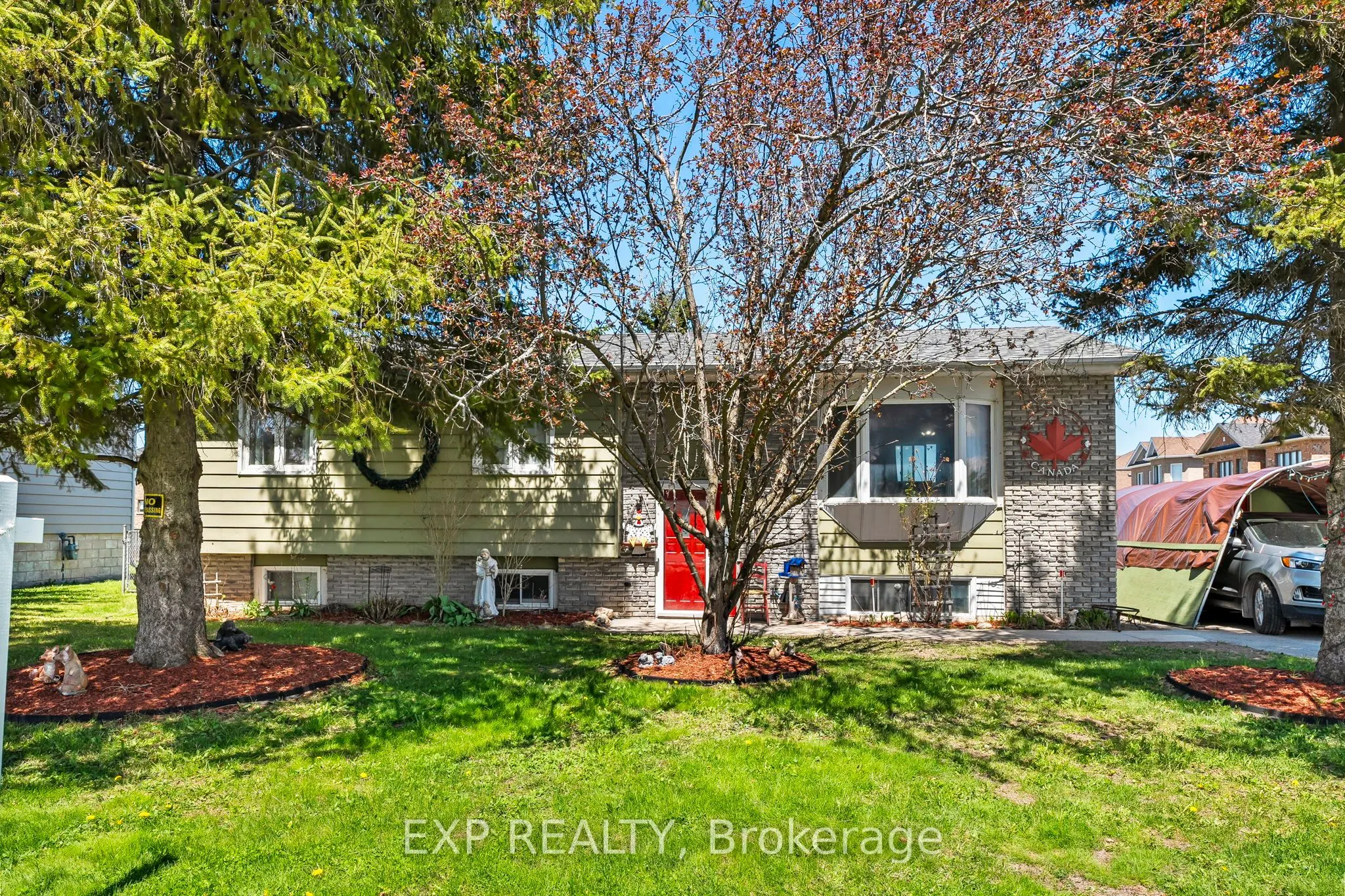 354 Lakeland Crescent
