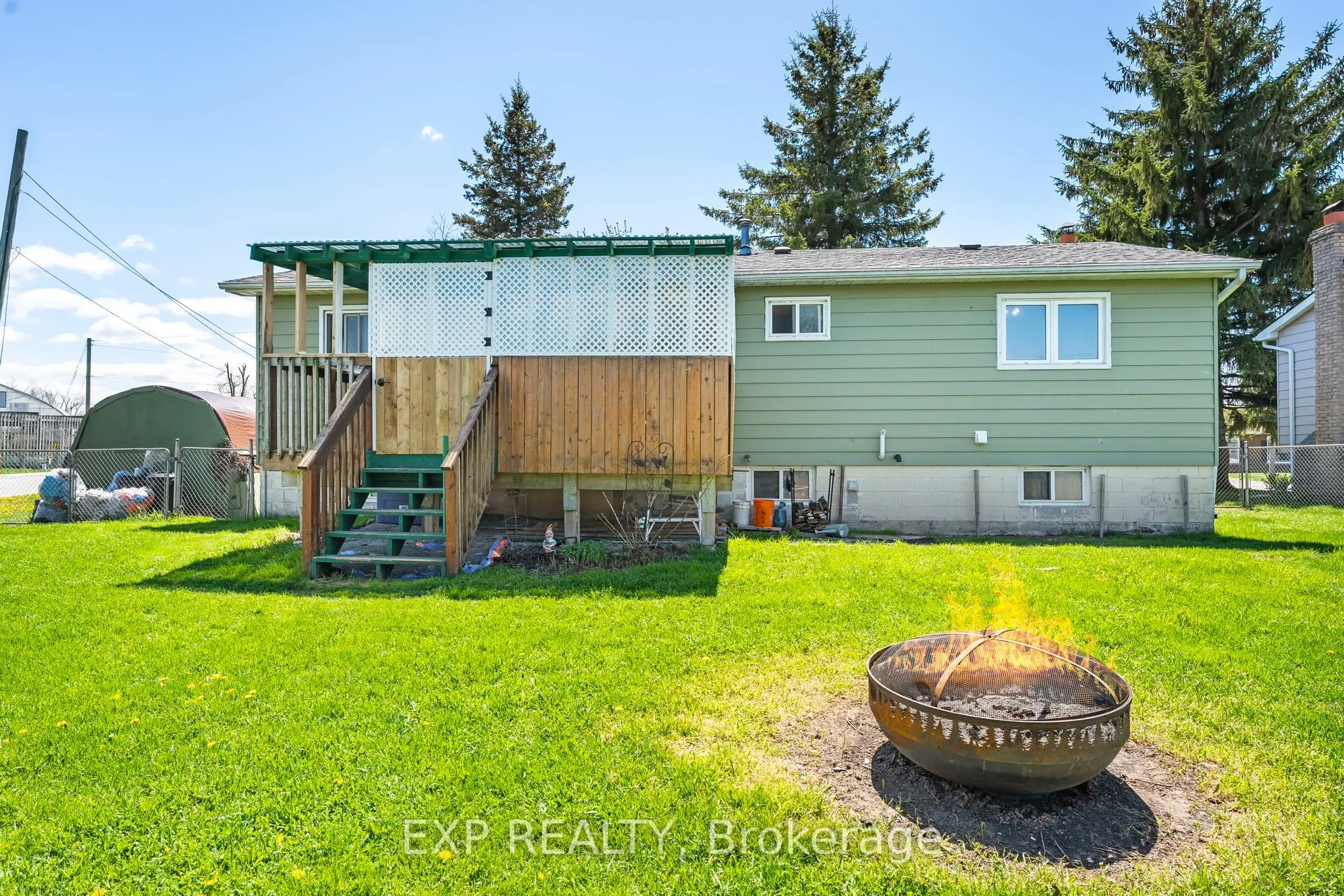 354 Lakeland Crescent