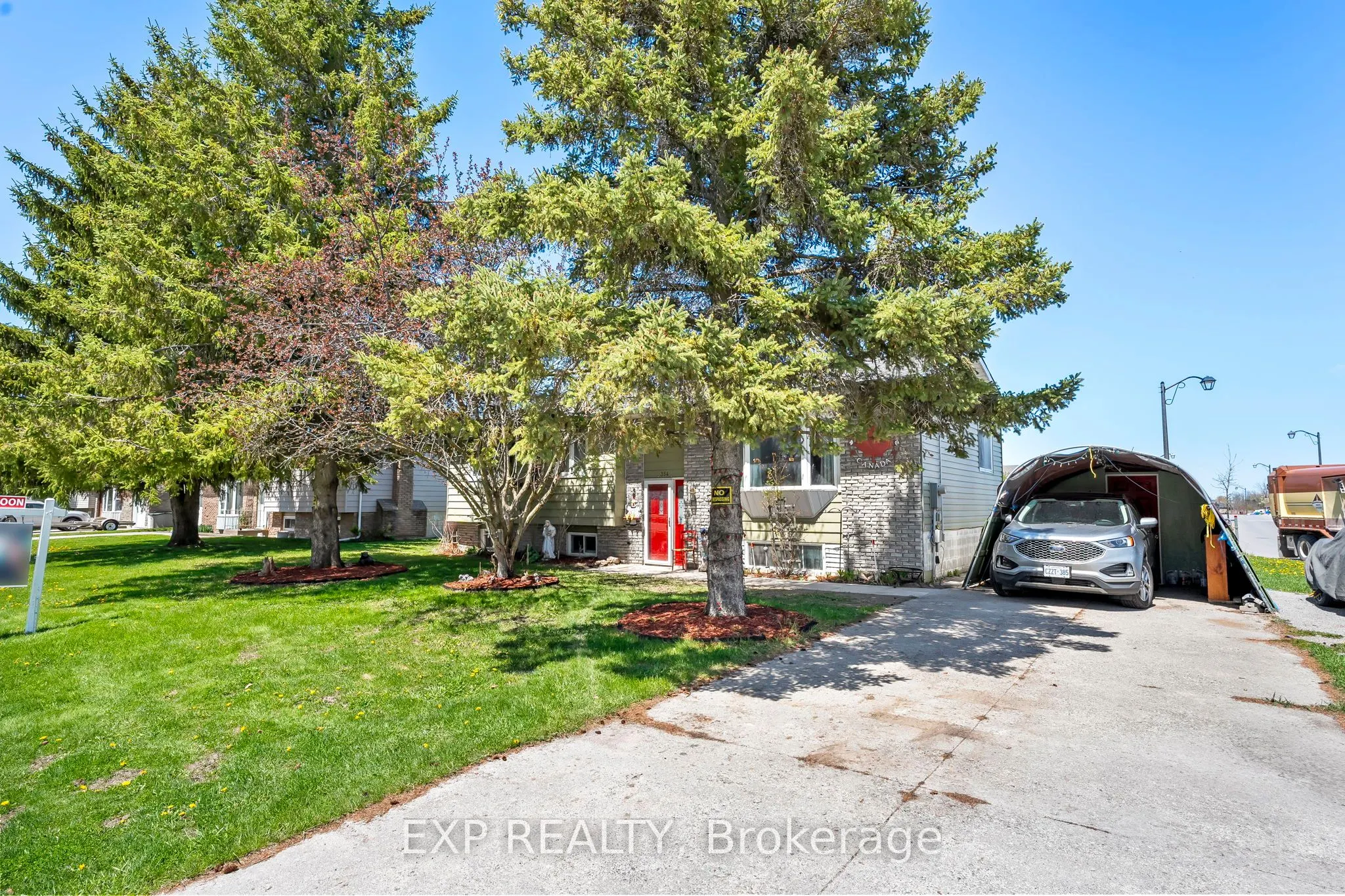 354 Lakeland Crescent