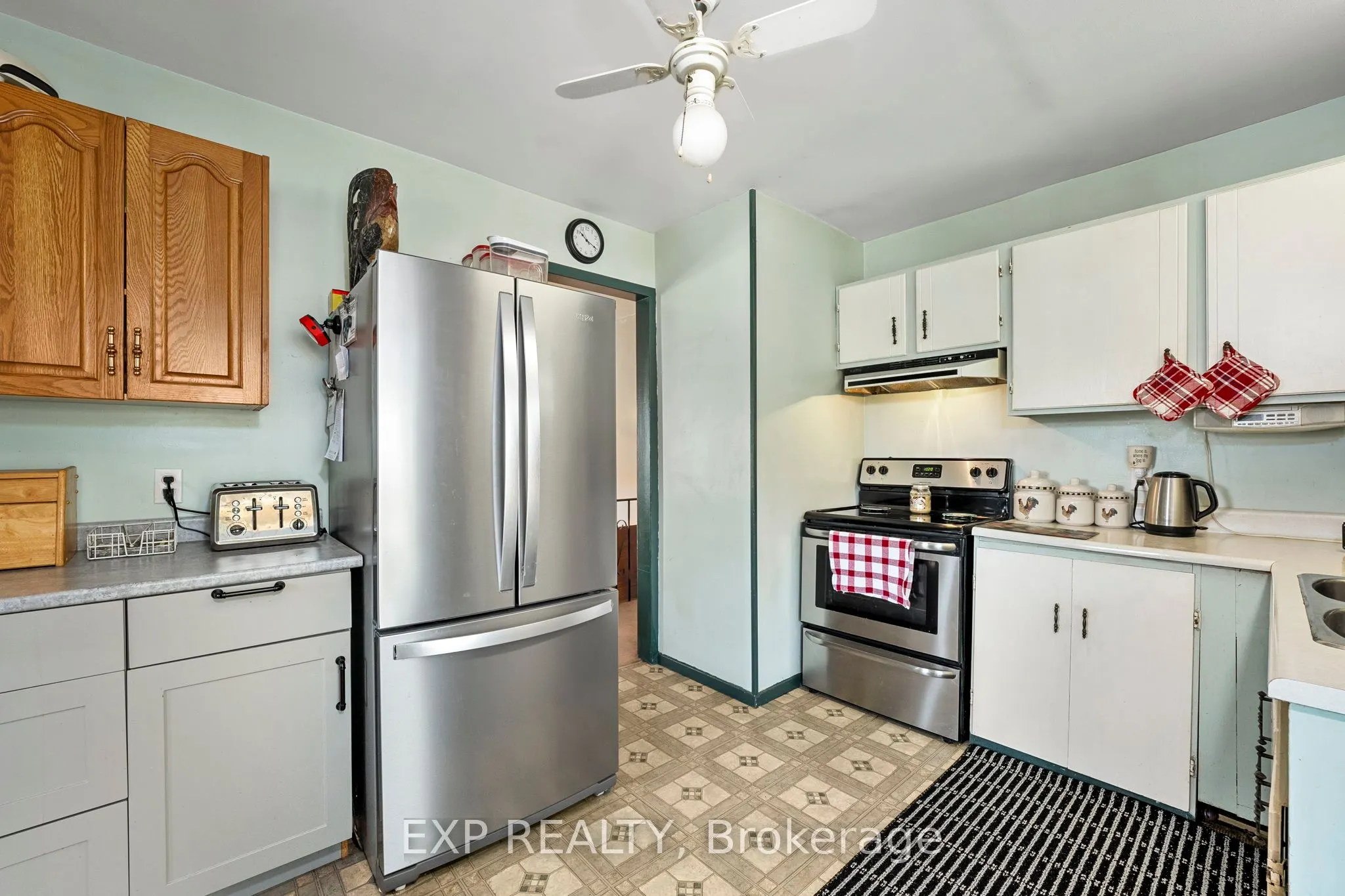354 Lakeland Crescent