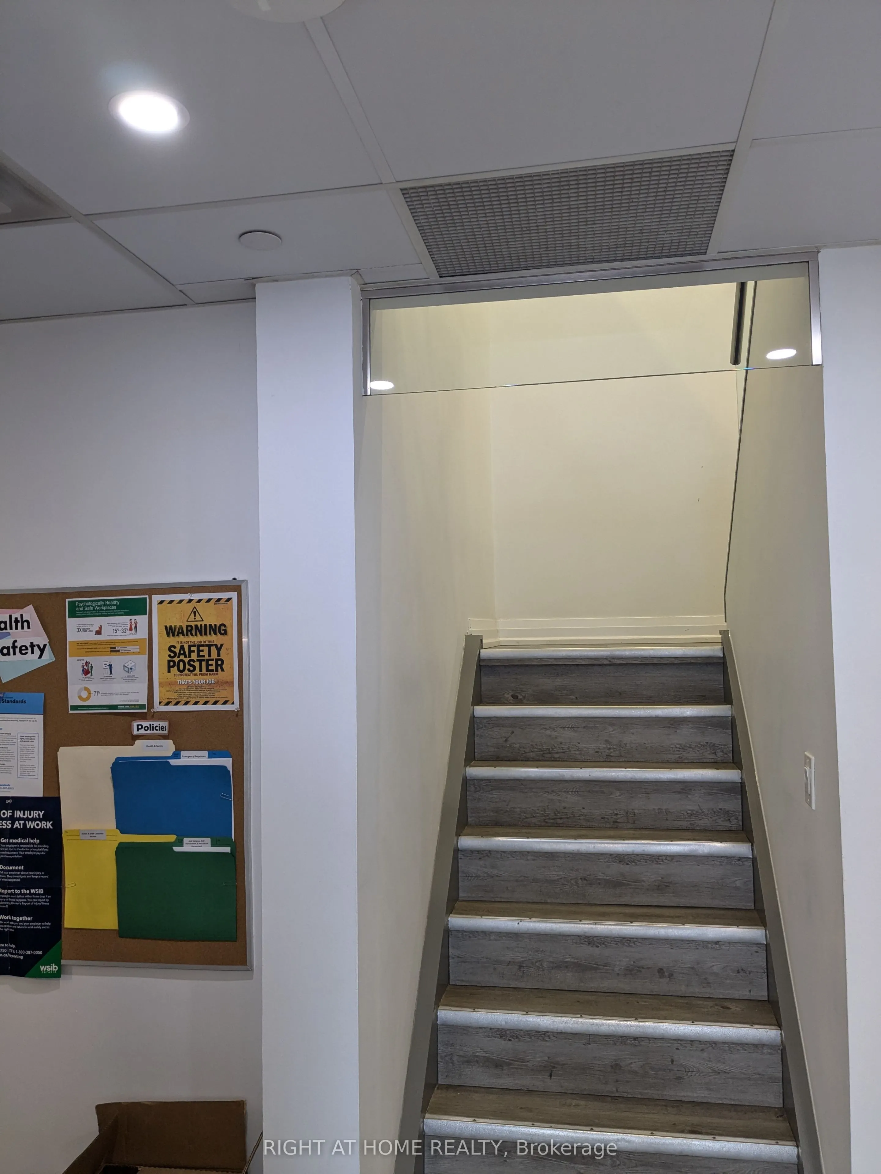 23 McCleary Court, #19/20