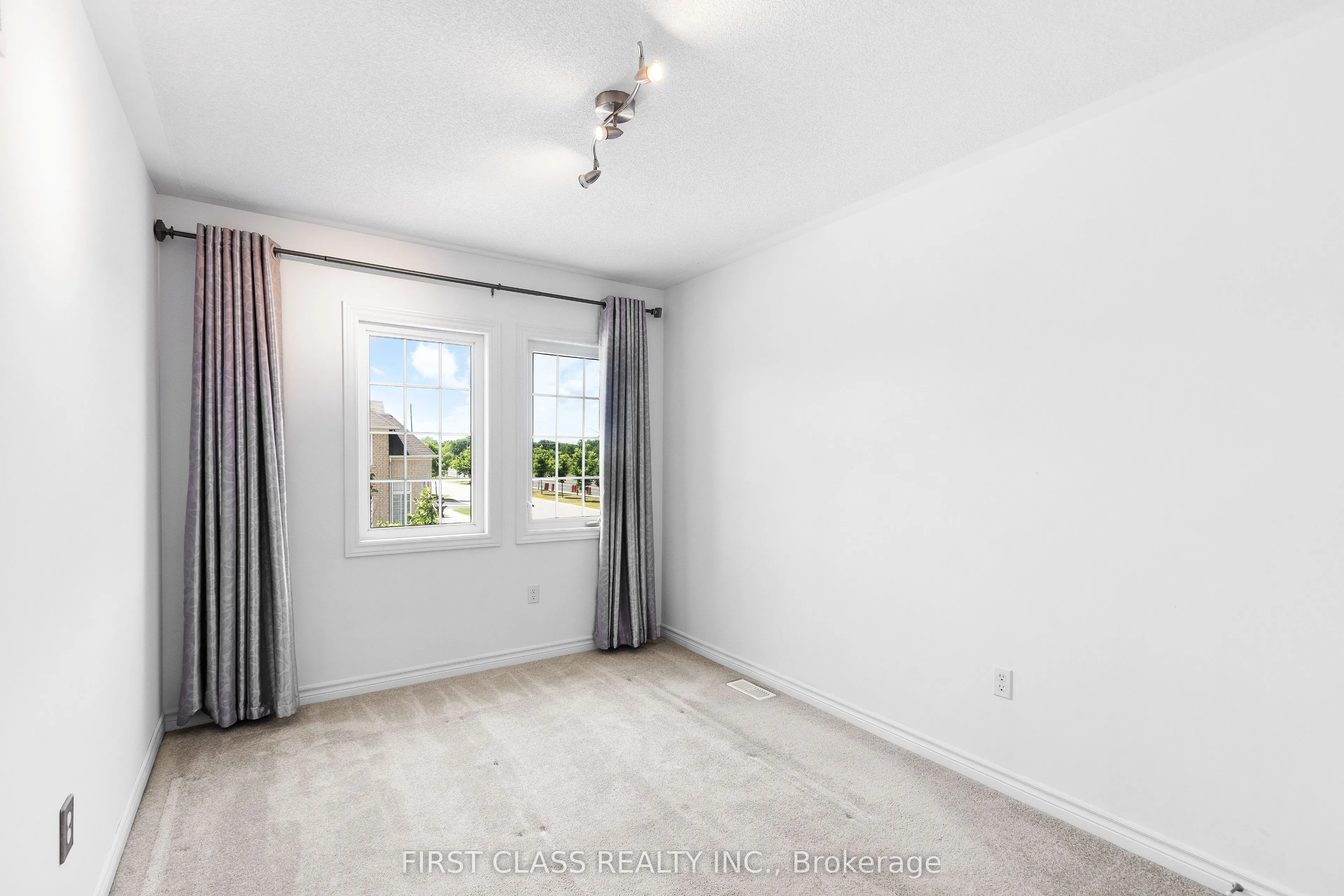 74 Evershot Crescent