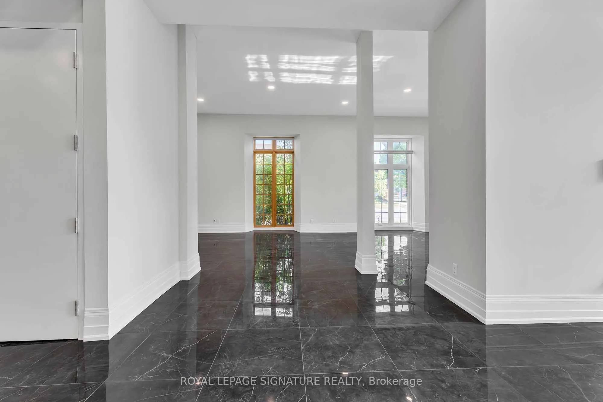 83 Dawson Manor Boulevard