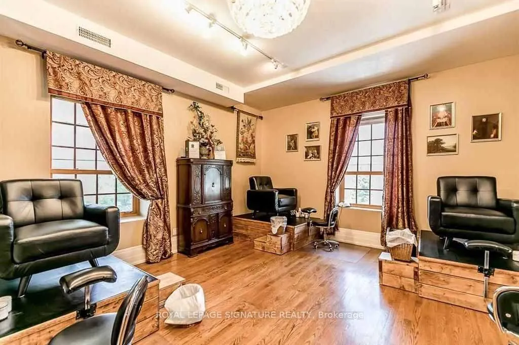 83 Dawson Manor Boulevard