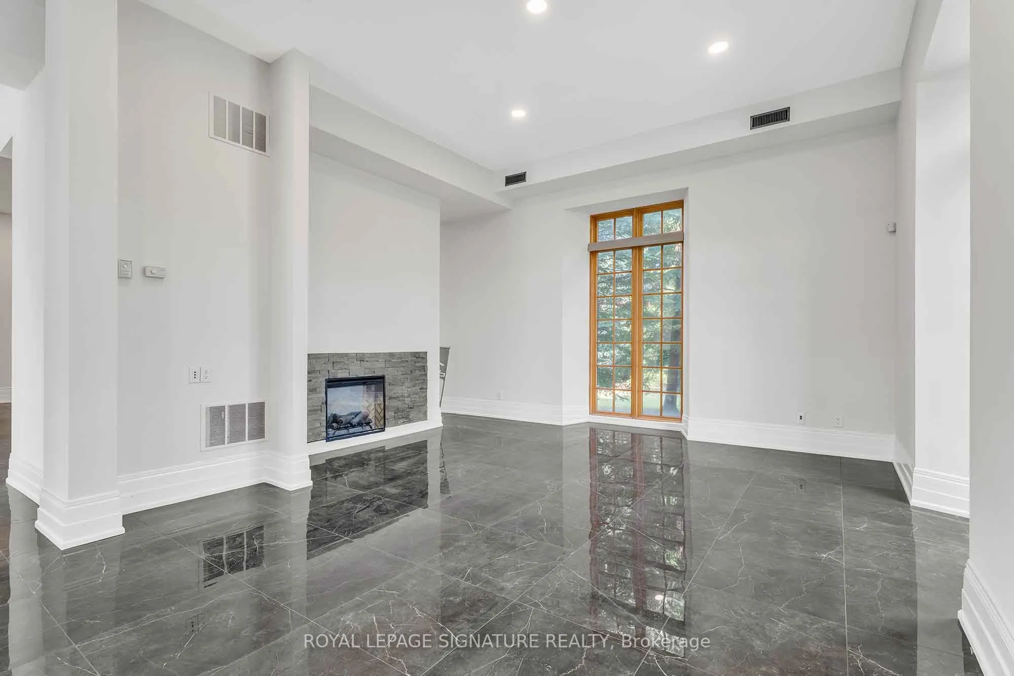 83 Dawson Manor Boulevard