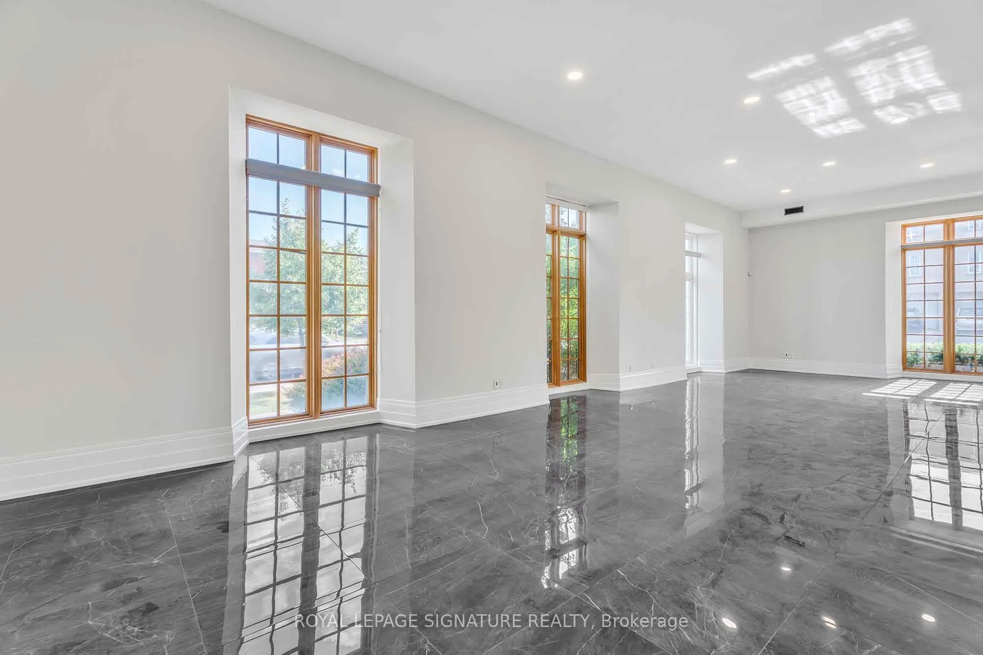 83 Dawson Manor Boulevard