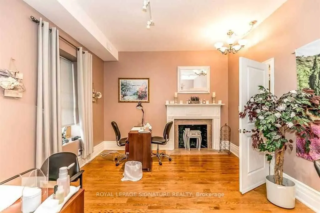 83 Dawson Manor Boulevard
