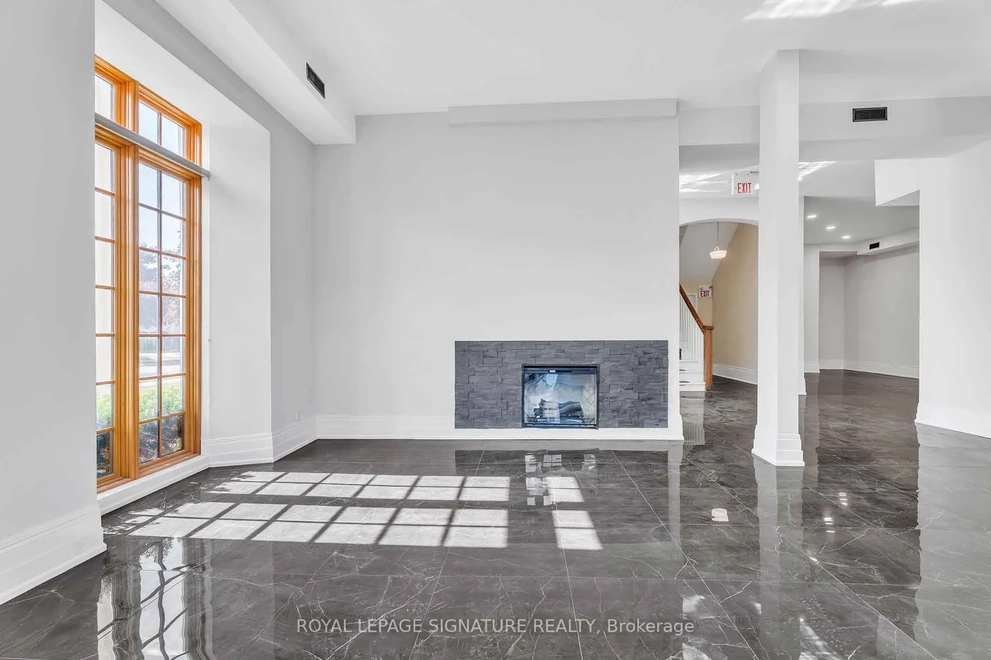 83 Dawson Manor Boulevard