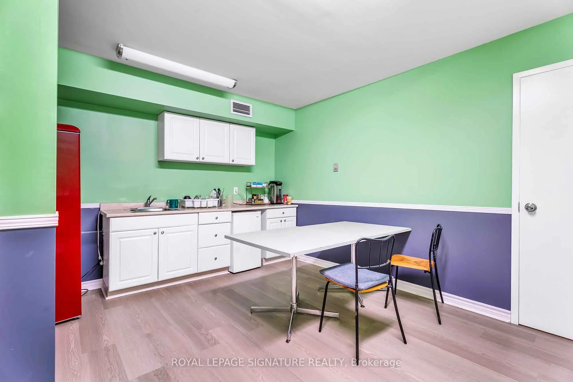 83 Dawson Manor Boulevard