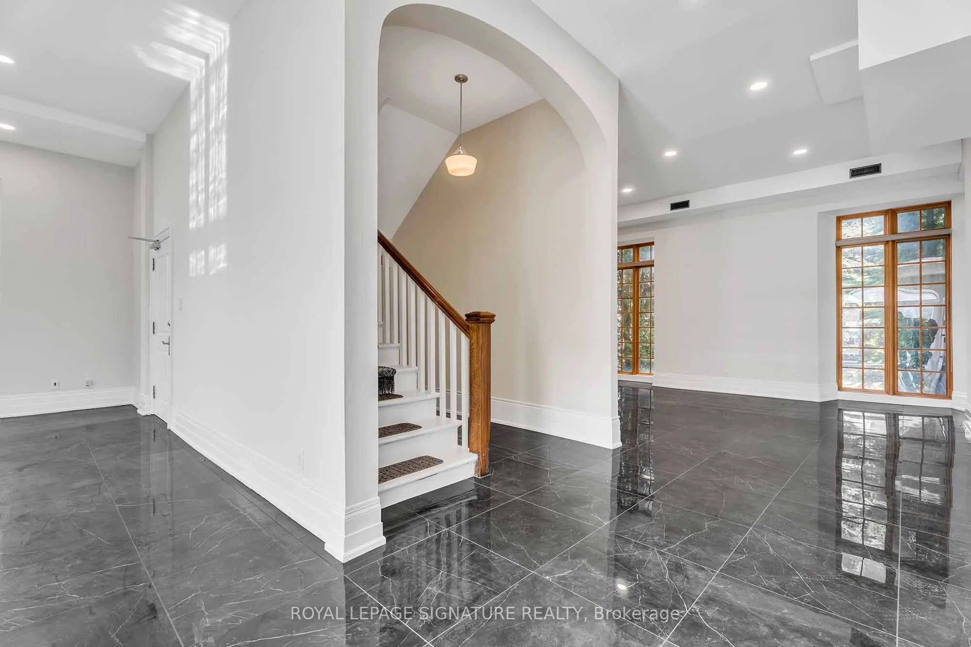 83 Dawson Manor Boulevard
