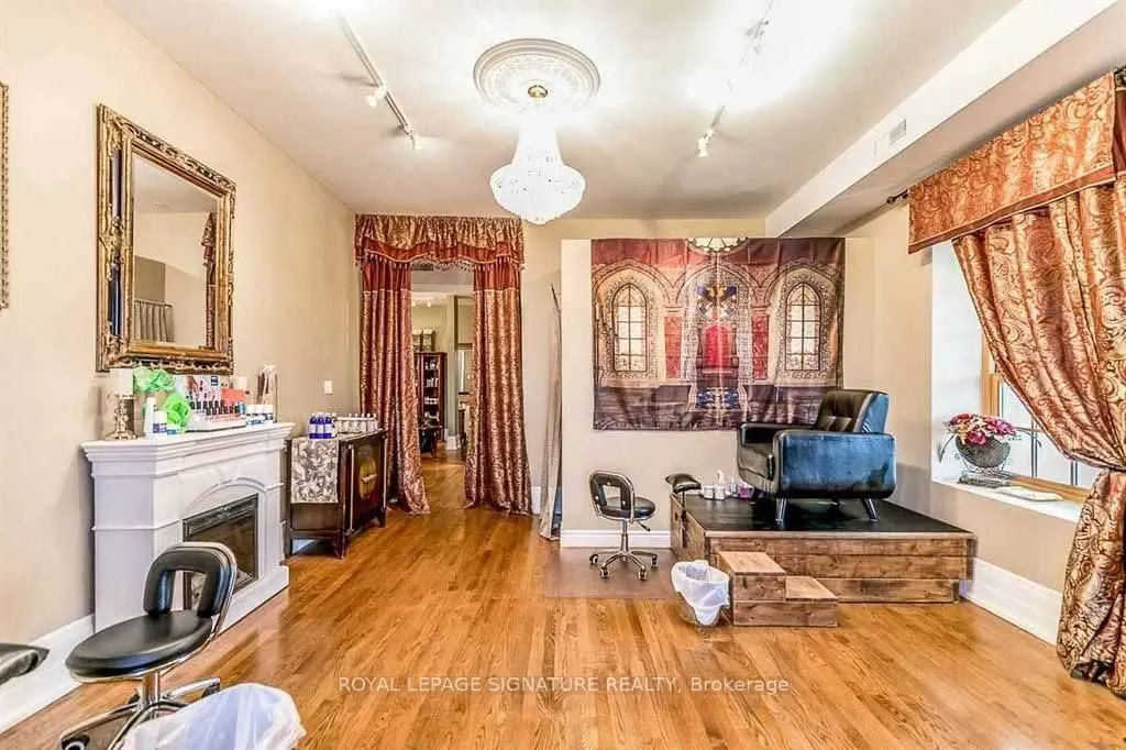 83 Dawson Manor Boulevard