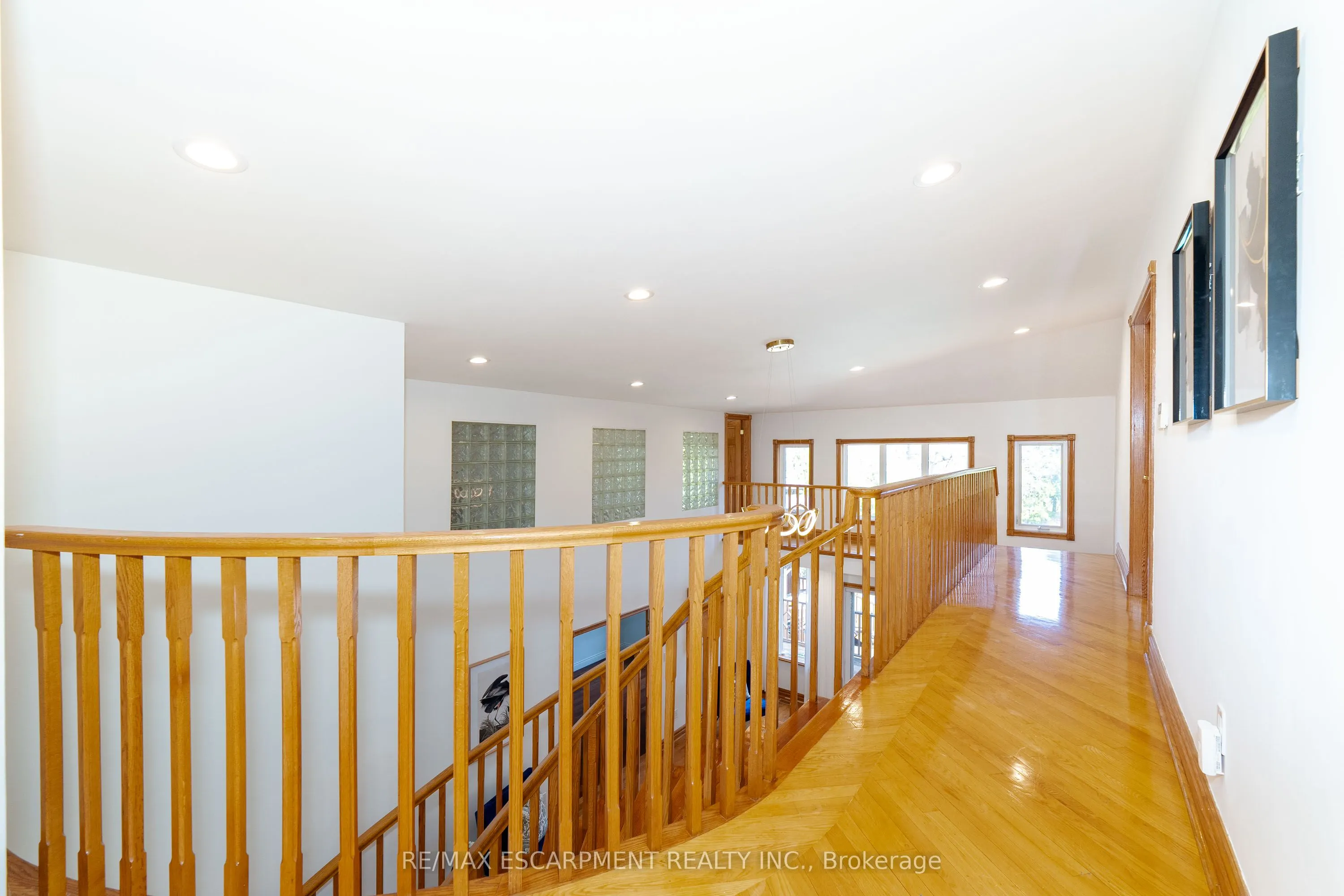122 Arten Avenue