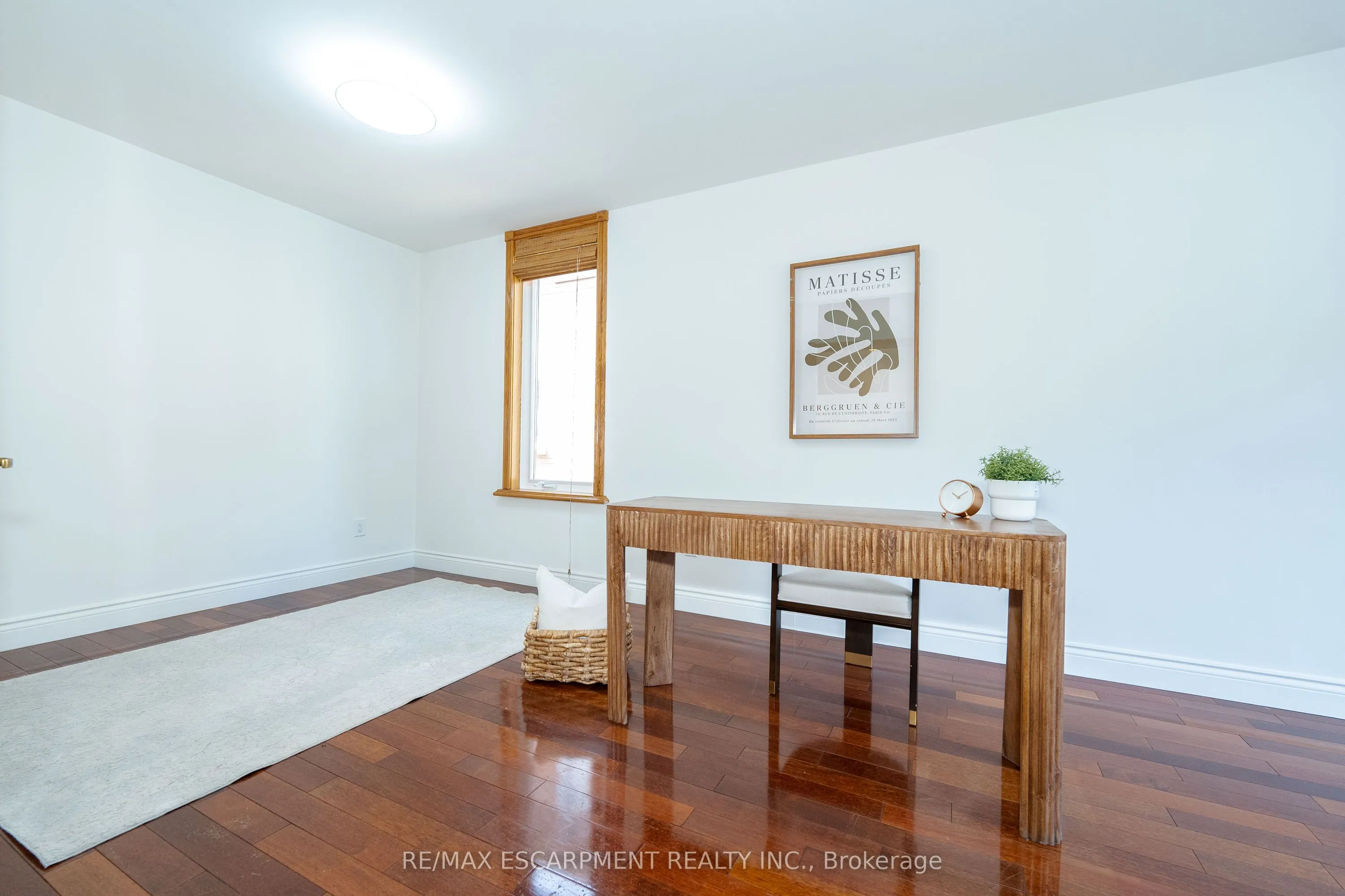 122 Arten Avenue