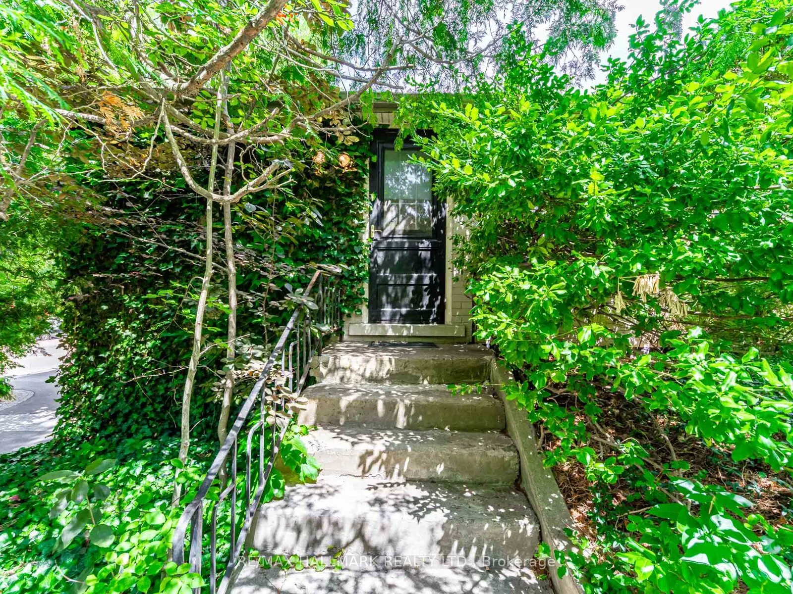 71 Trench Street