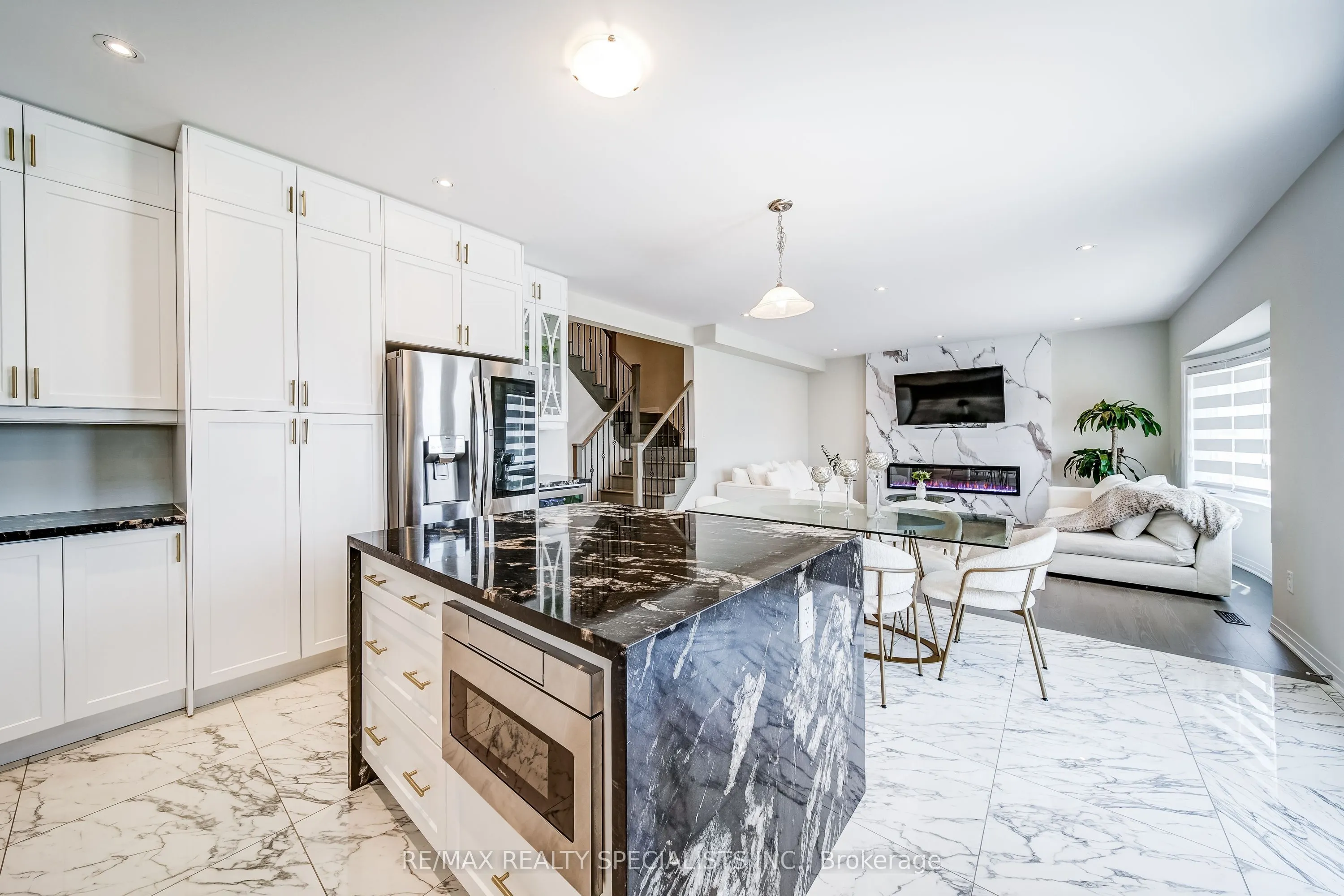 1698 Corsal Court