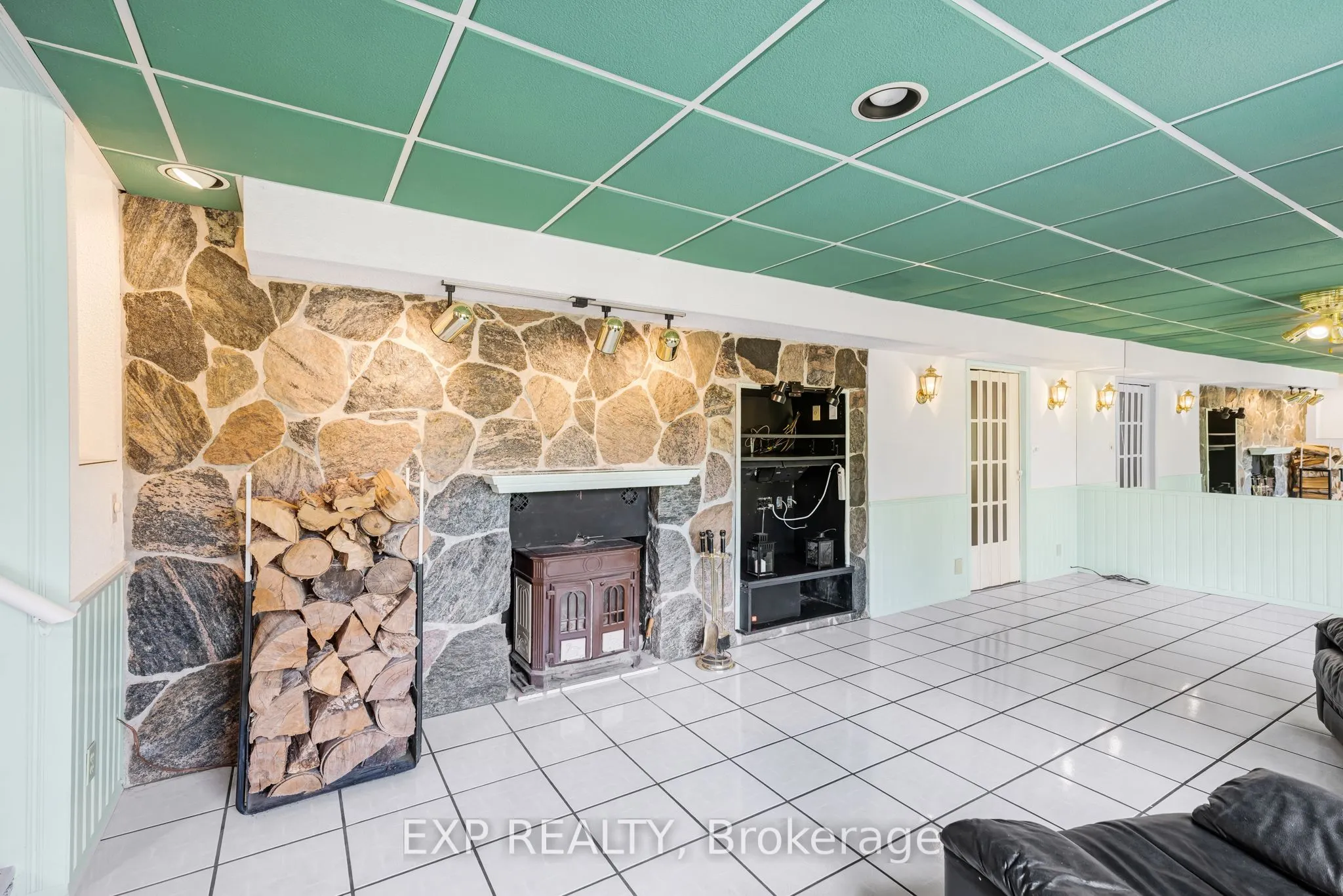 3990 Mount Albert Road