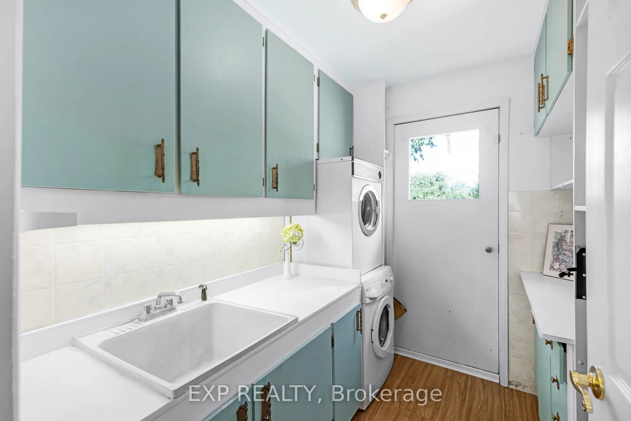 3990 Mount Albert Road