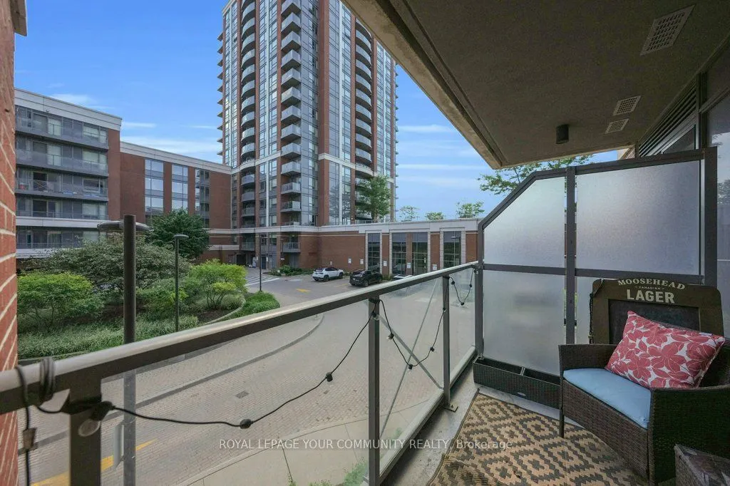 1 Uptown Drive, #202